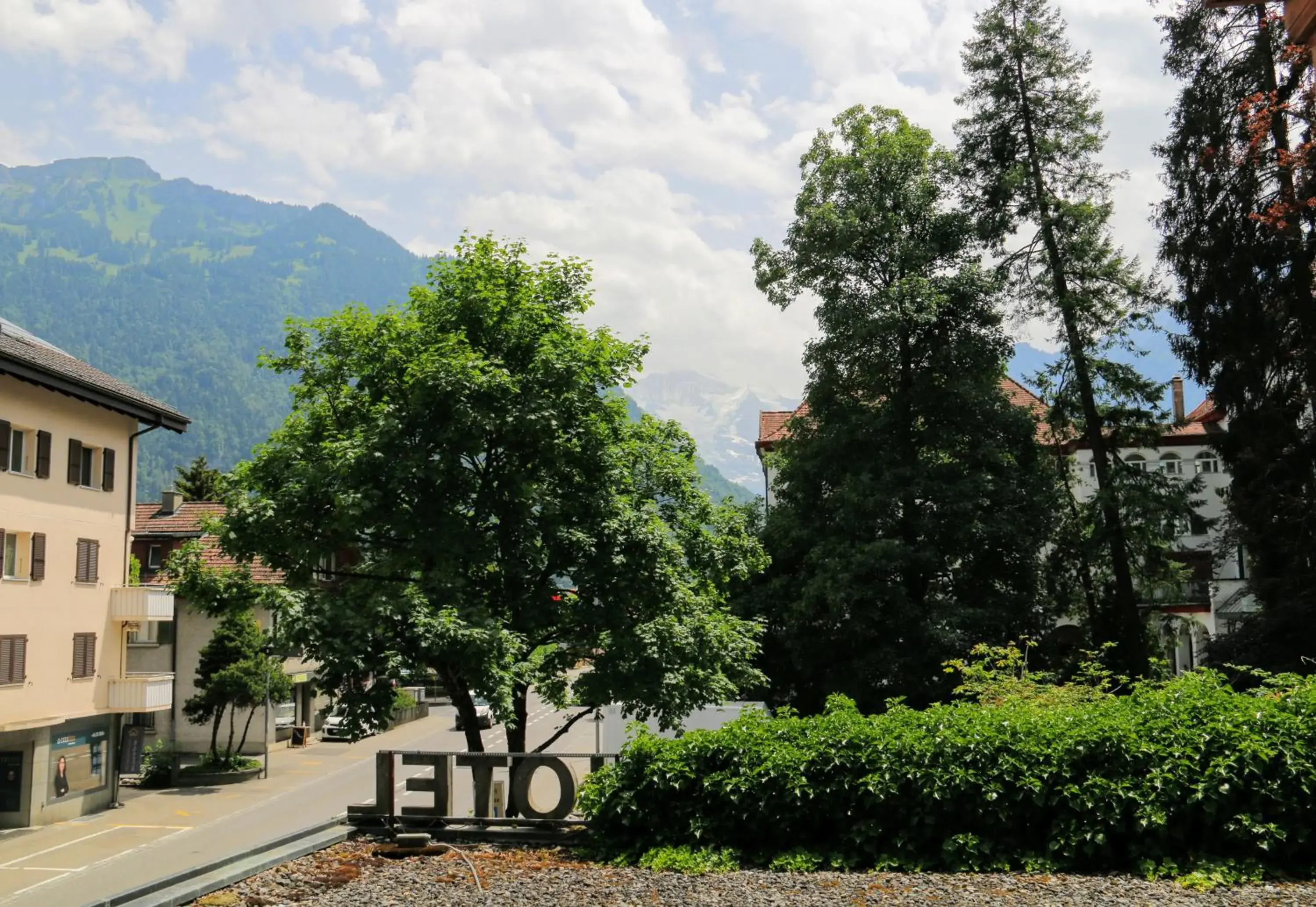 Balcony/Terrace, Mountain View in Hotel Sonne Interlaken-Matten