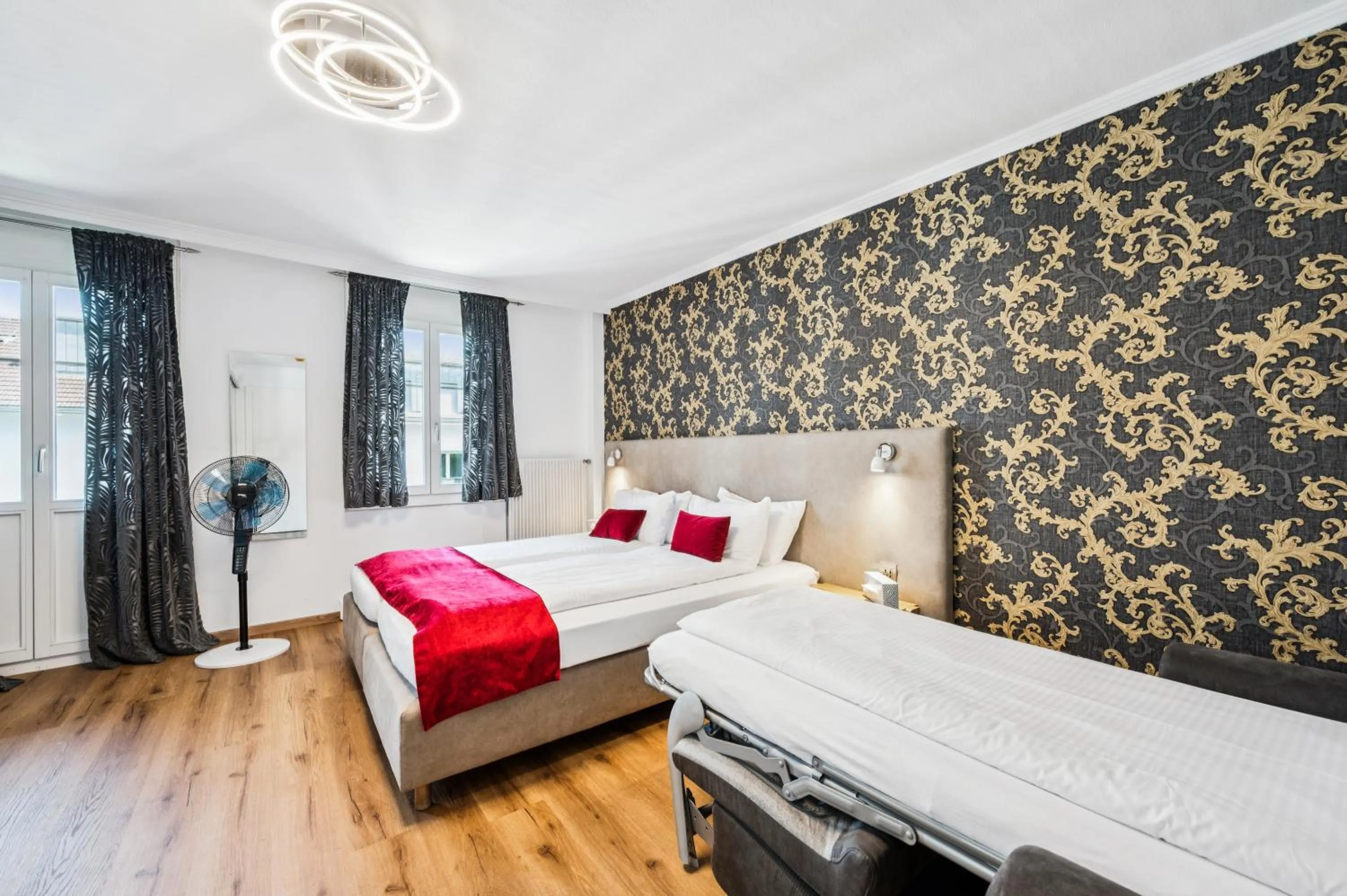 Bedroom, Bed in Hotel Sonne Interlaken-Matten