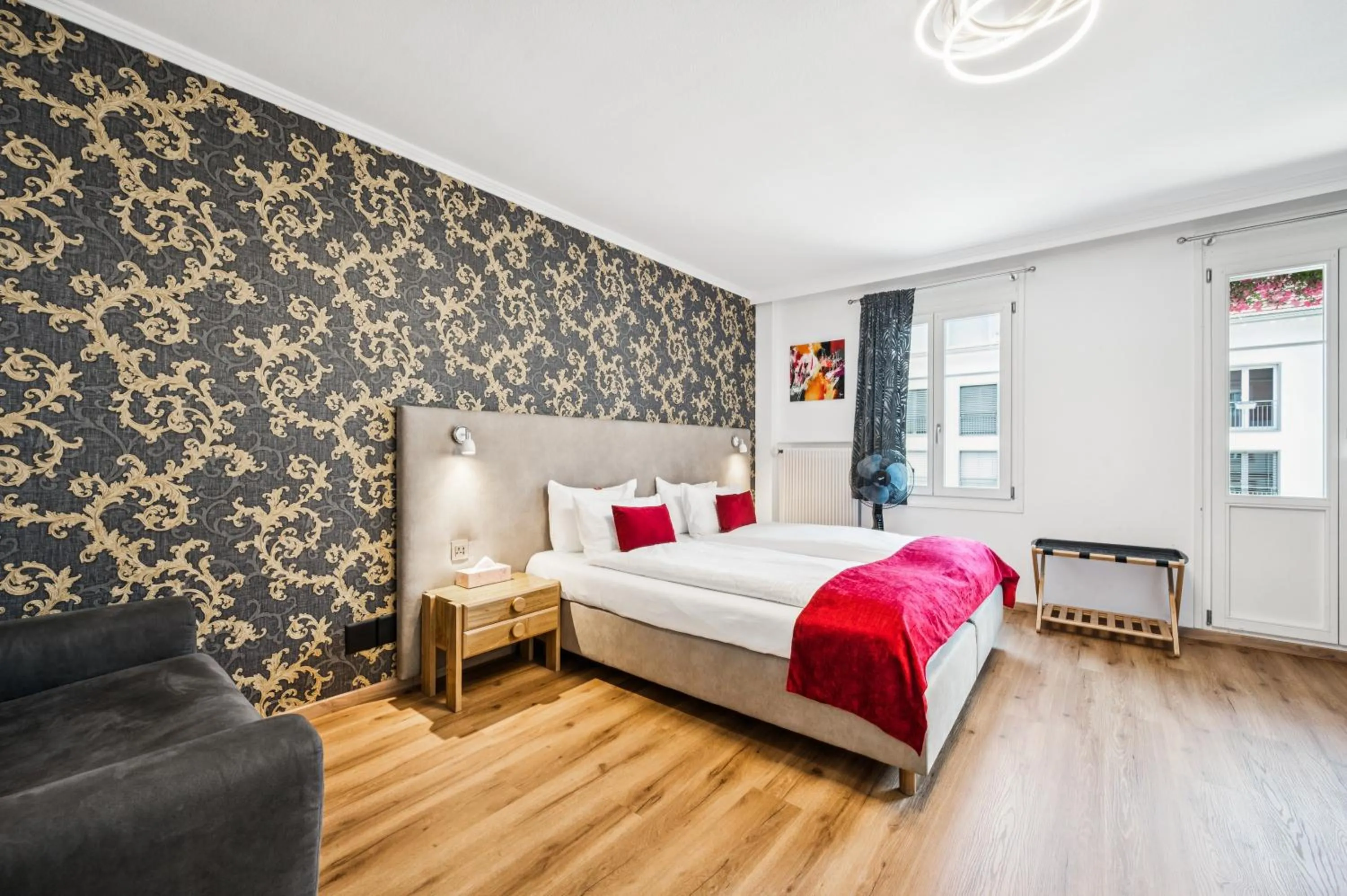 Bedroom, Bed in Hotel Sonne Interlaken-Matten