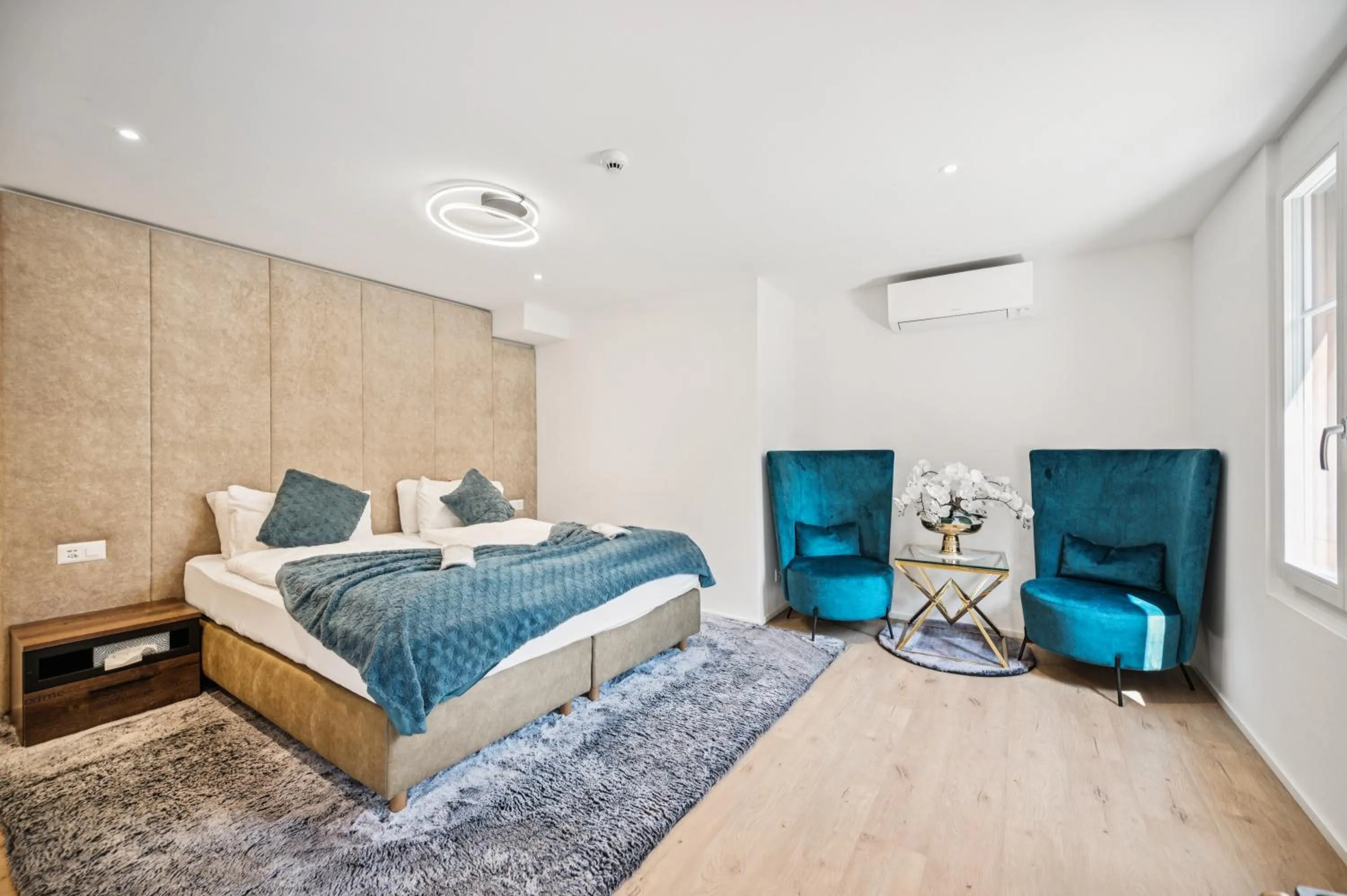 Bedroom, Bed in Hotel Sonne Interlaken-Matten