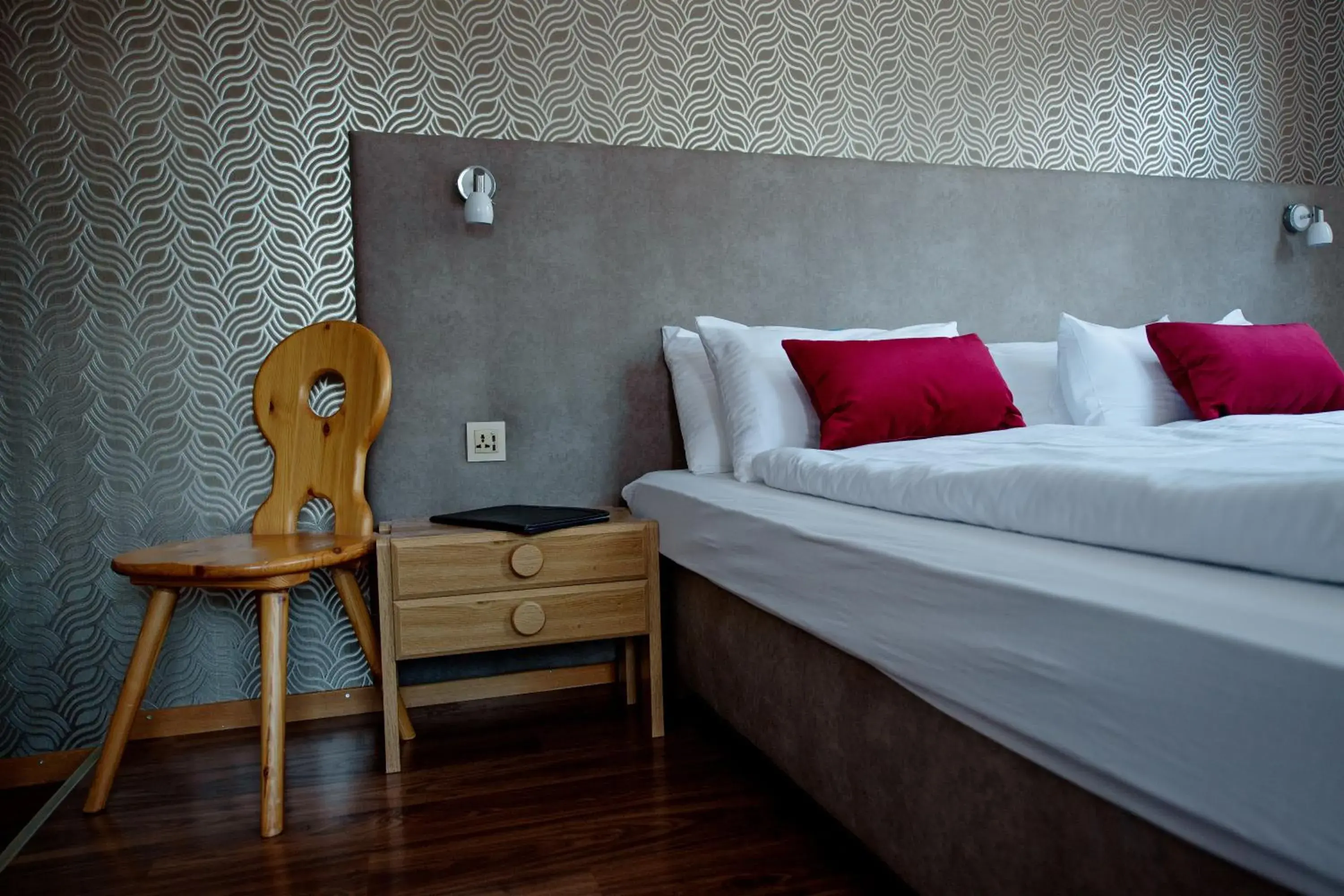 Bedroom, Bed in Hotel Sonne Interlaken-Matten