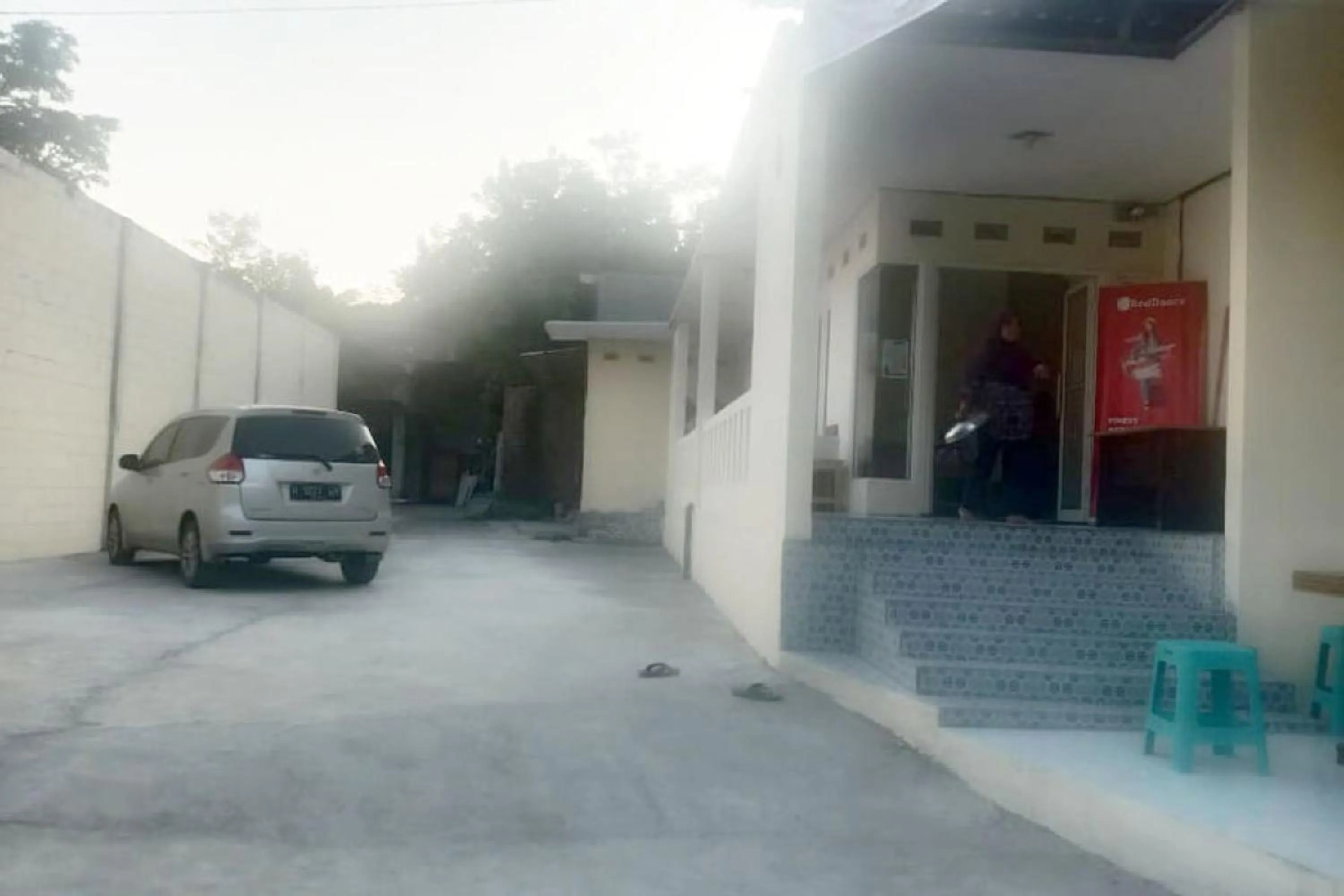 Facade/entrance in RedDoorz @ Jalan Raya Kaliwungu Selatan Kendal