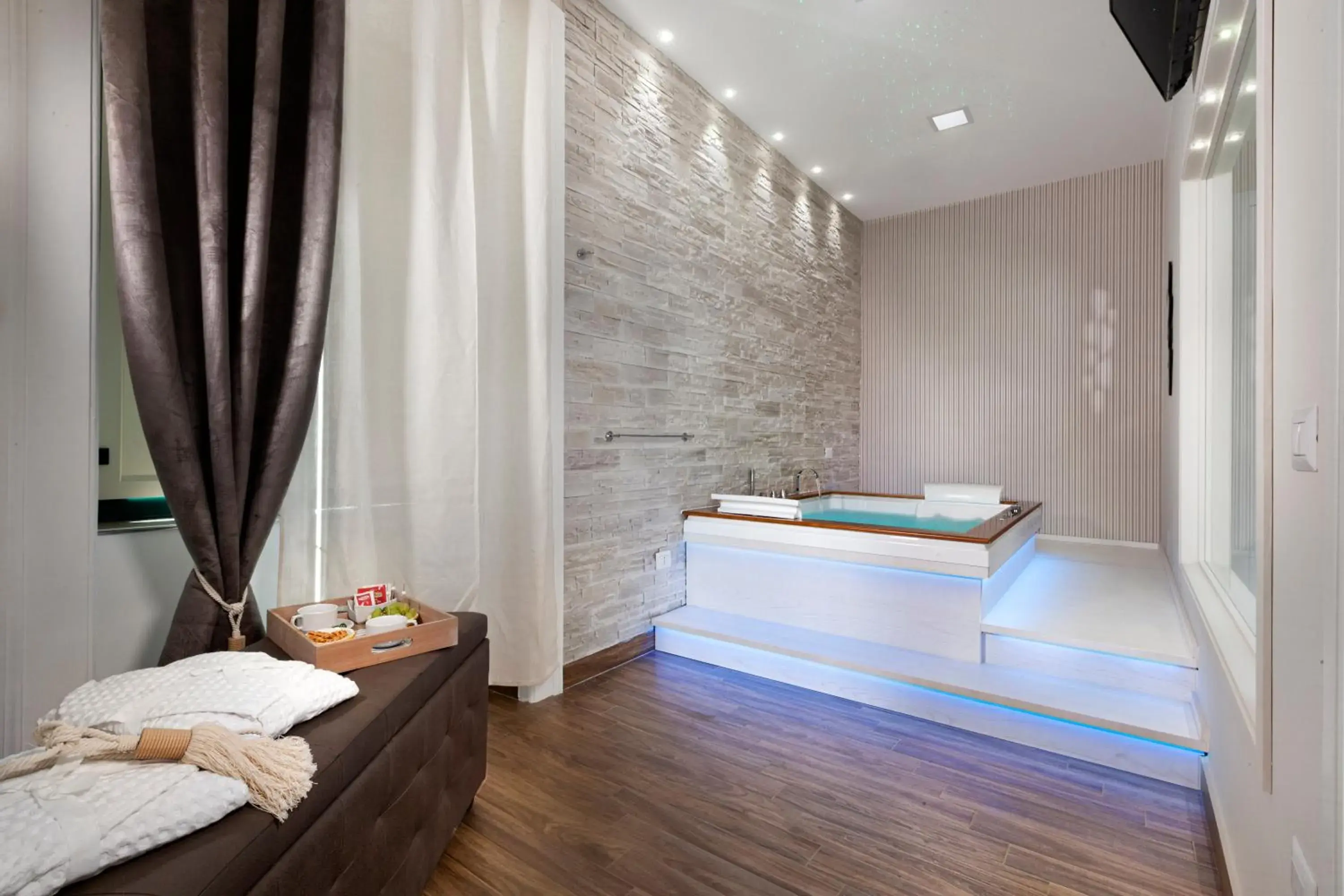 Emma luxury room Emma luxury room