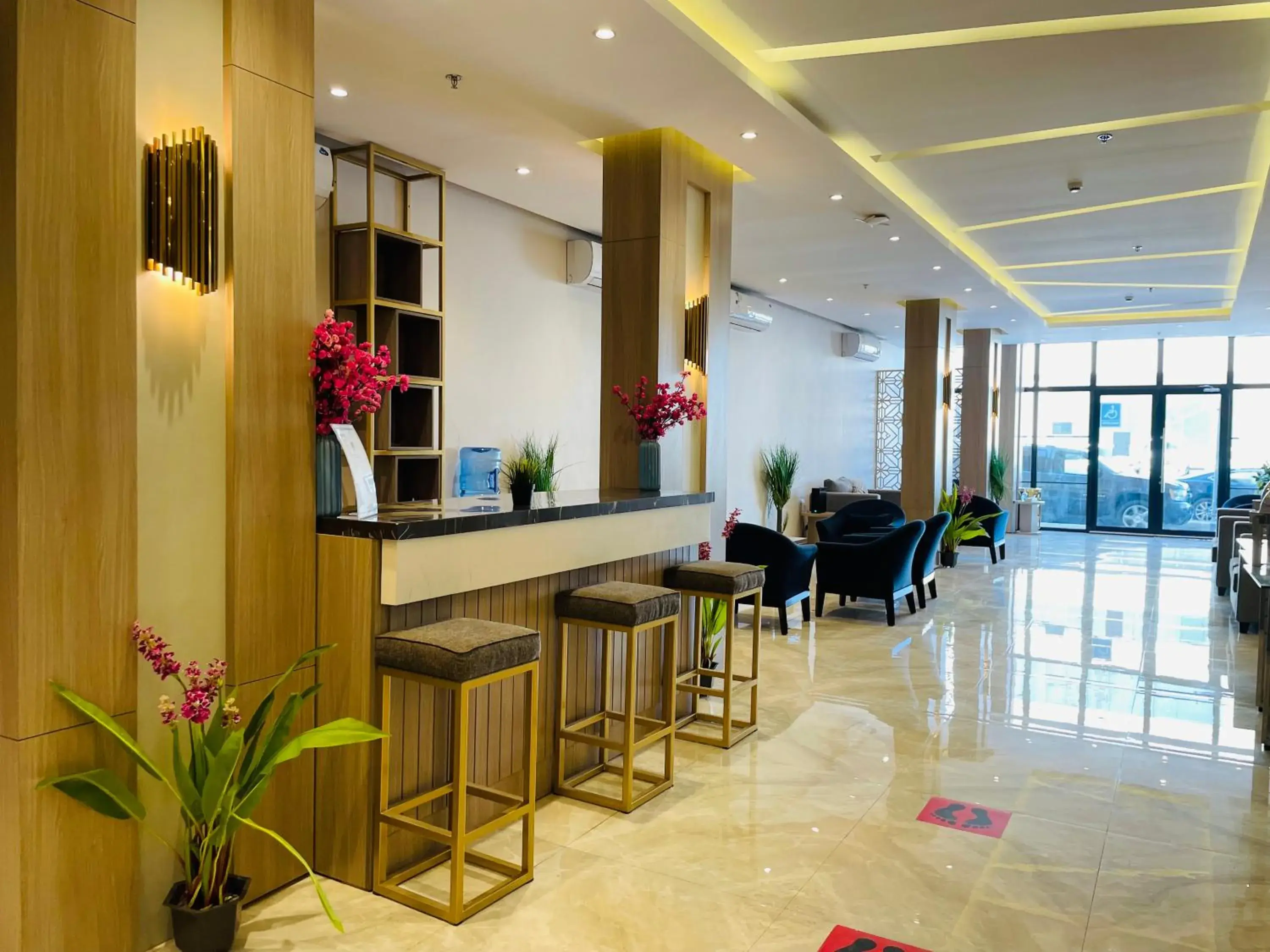 Staff in Terrace View Serviced Apartments 2 Staff in Terrace View Serviced Apartments 2