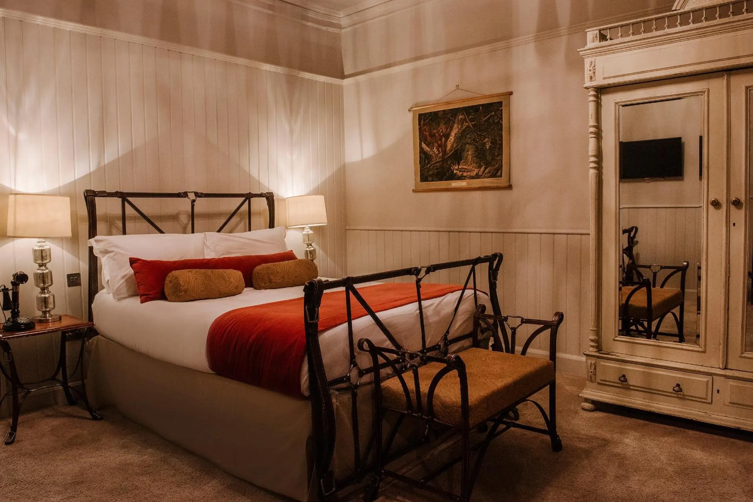 Bedroom, Bed in Newton Hall