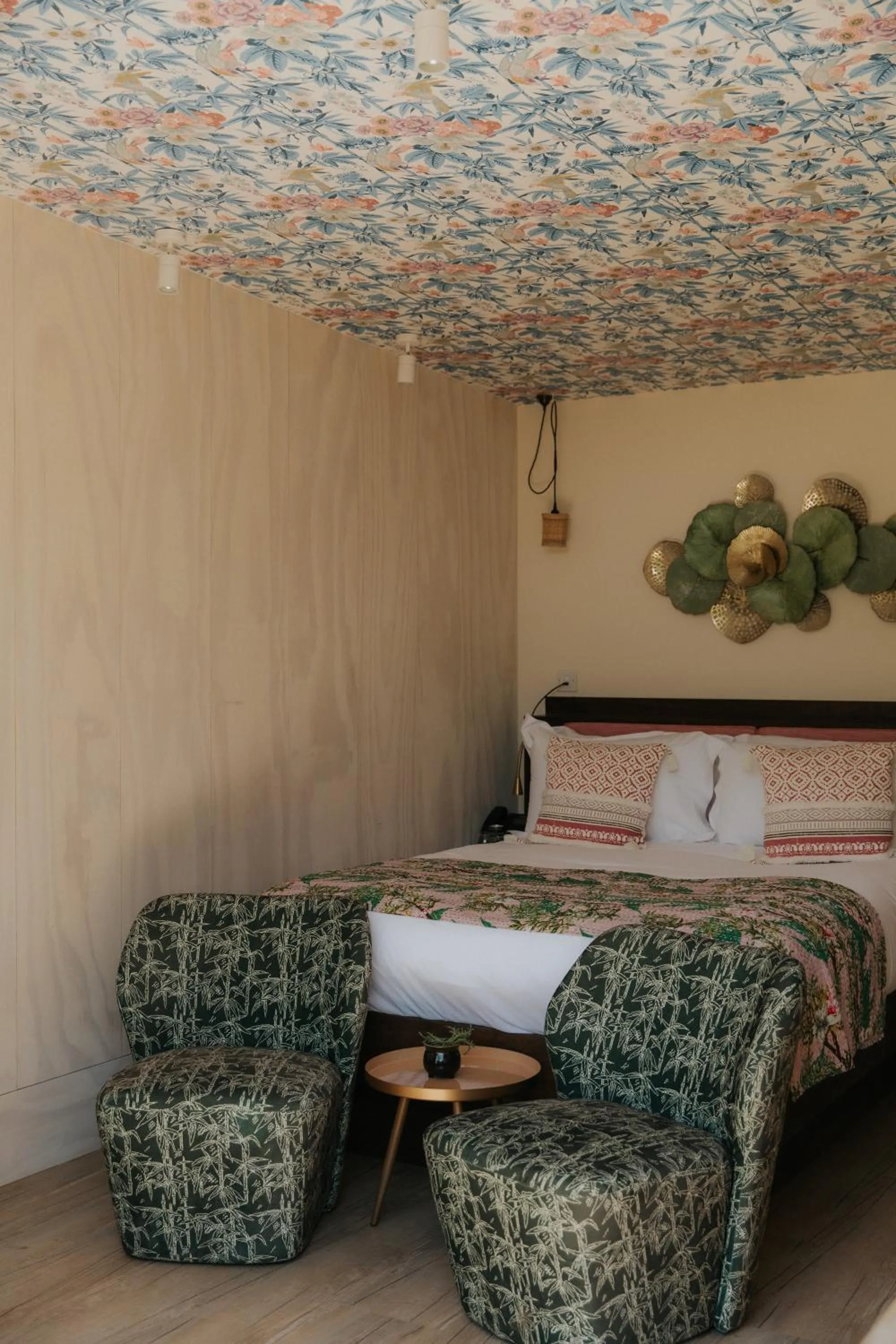 Photo of the whole room, Bed in Newton Hall