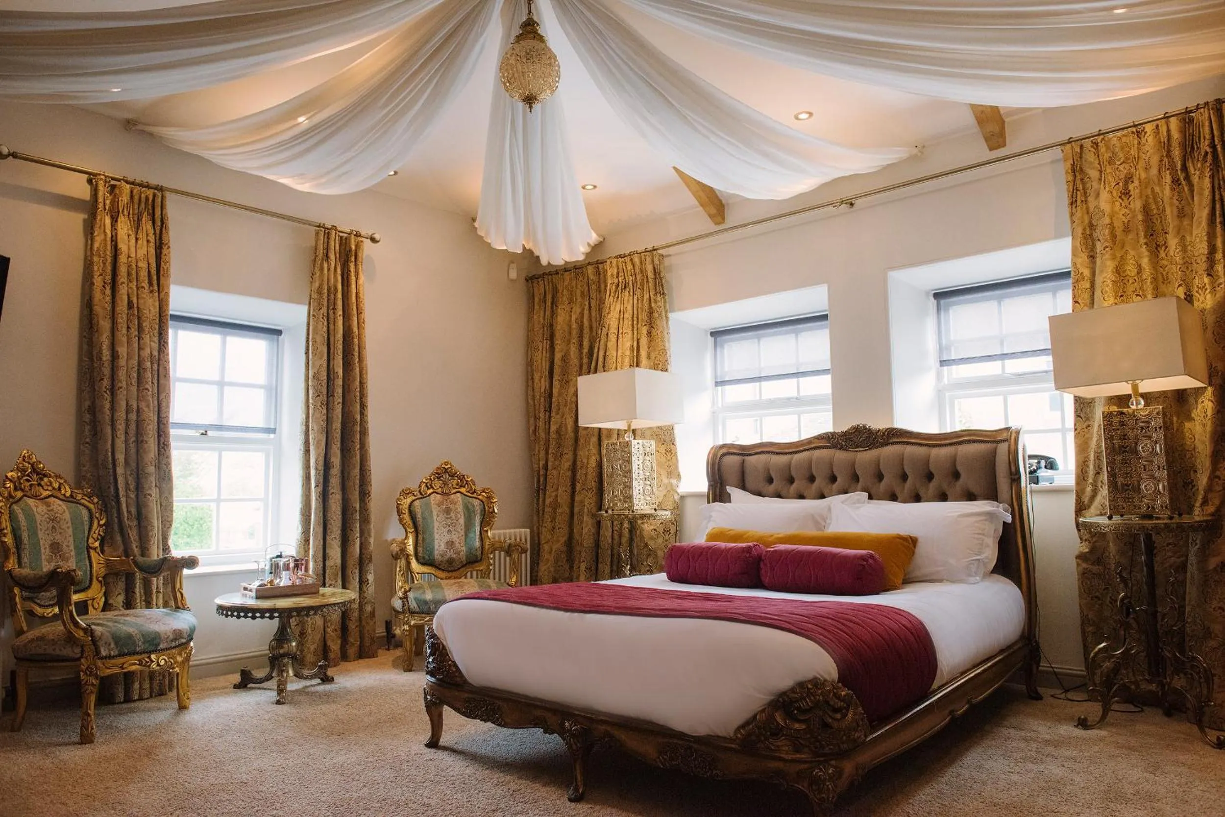 Photo of the whole room, Bed in Newton Hall