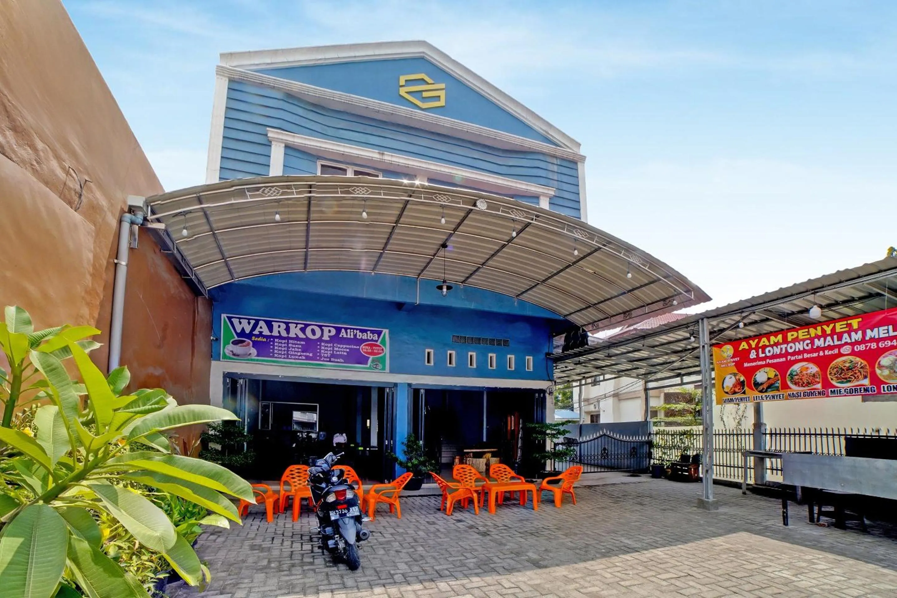 Facade/entrance in Hotel O Gurusinga Guesthouse