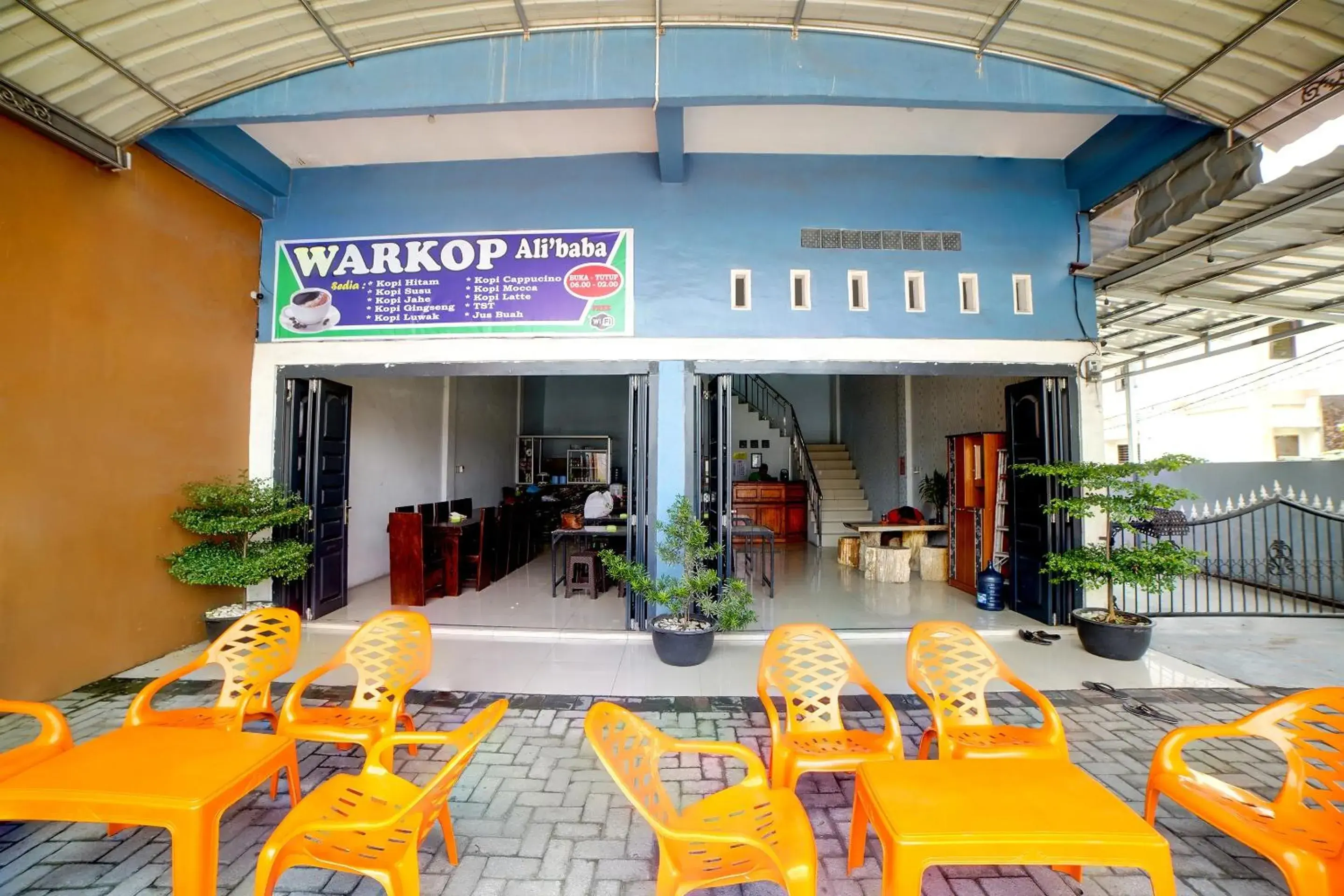 Facade/entrance in Hotel O Gurusinga Guesthouse Facade/entrance in Hotel O Gurusinga Guesthouse