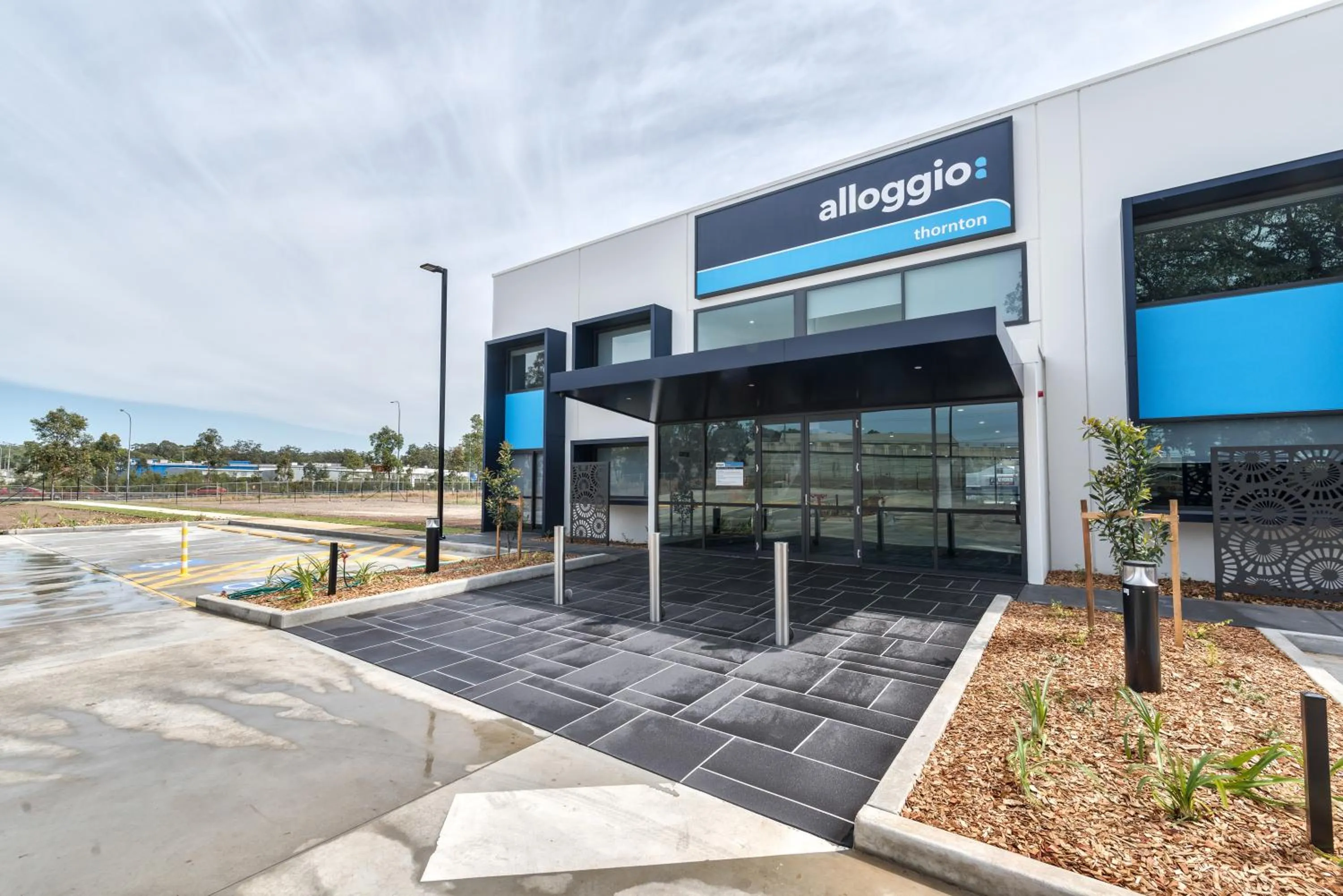 Facade/entrance in Thornton Executive Hotel