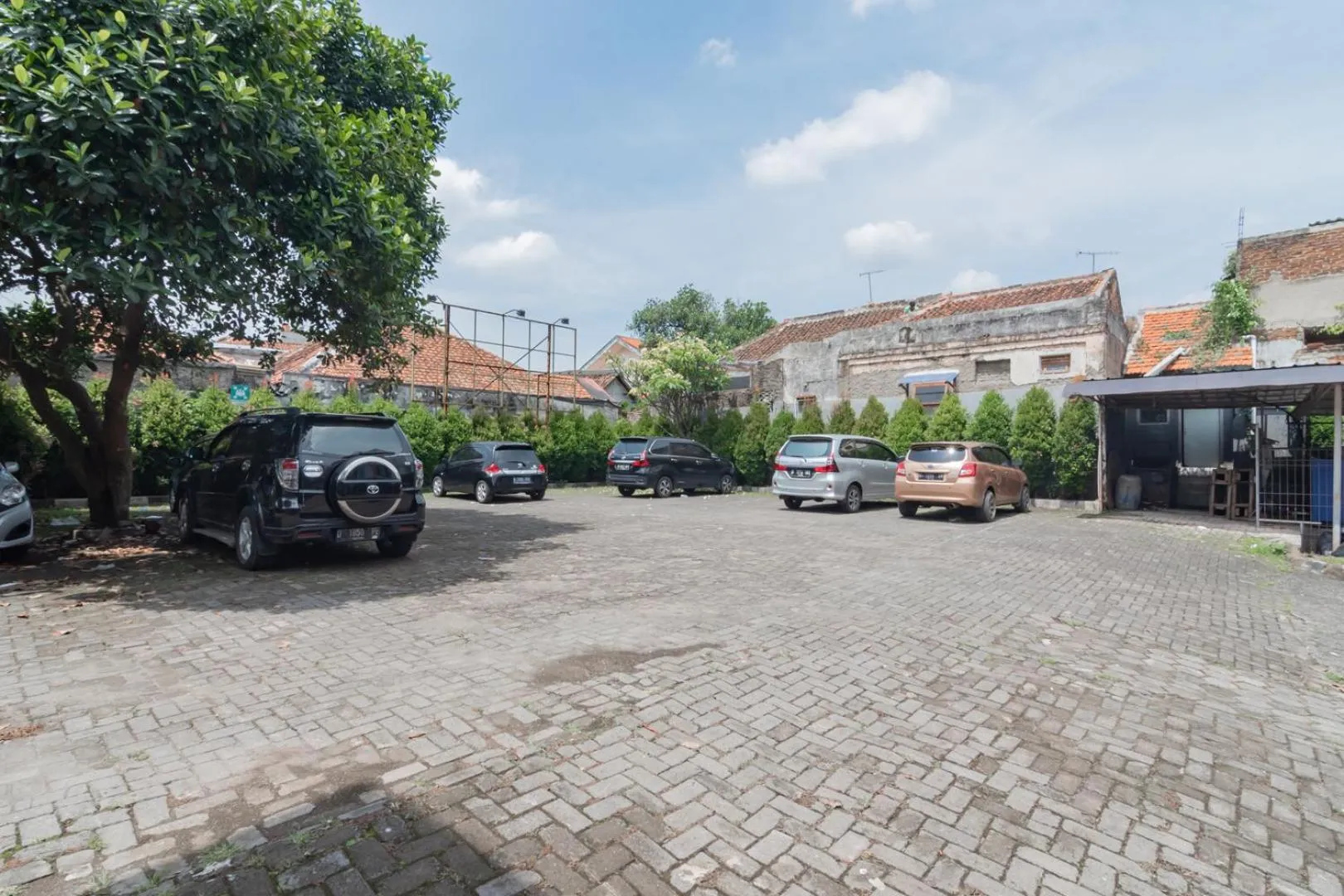 RedDoorz near Alun Alun Bandung 3