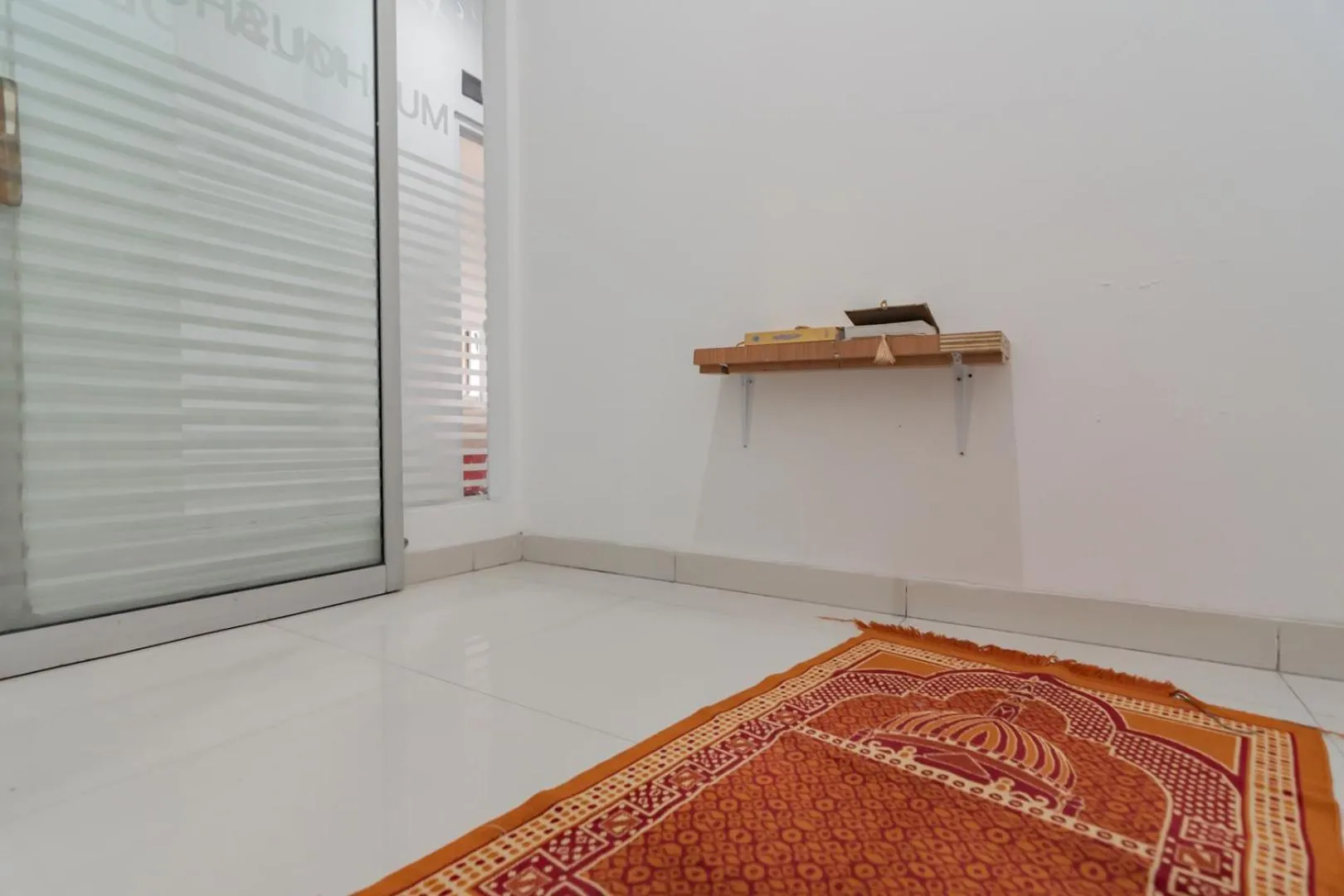 RedDoorz near Alun Alun Bandung 3