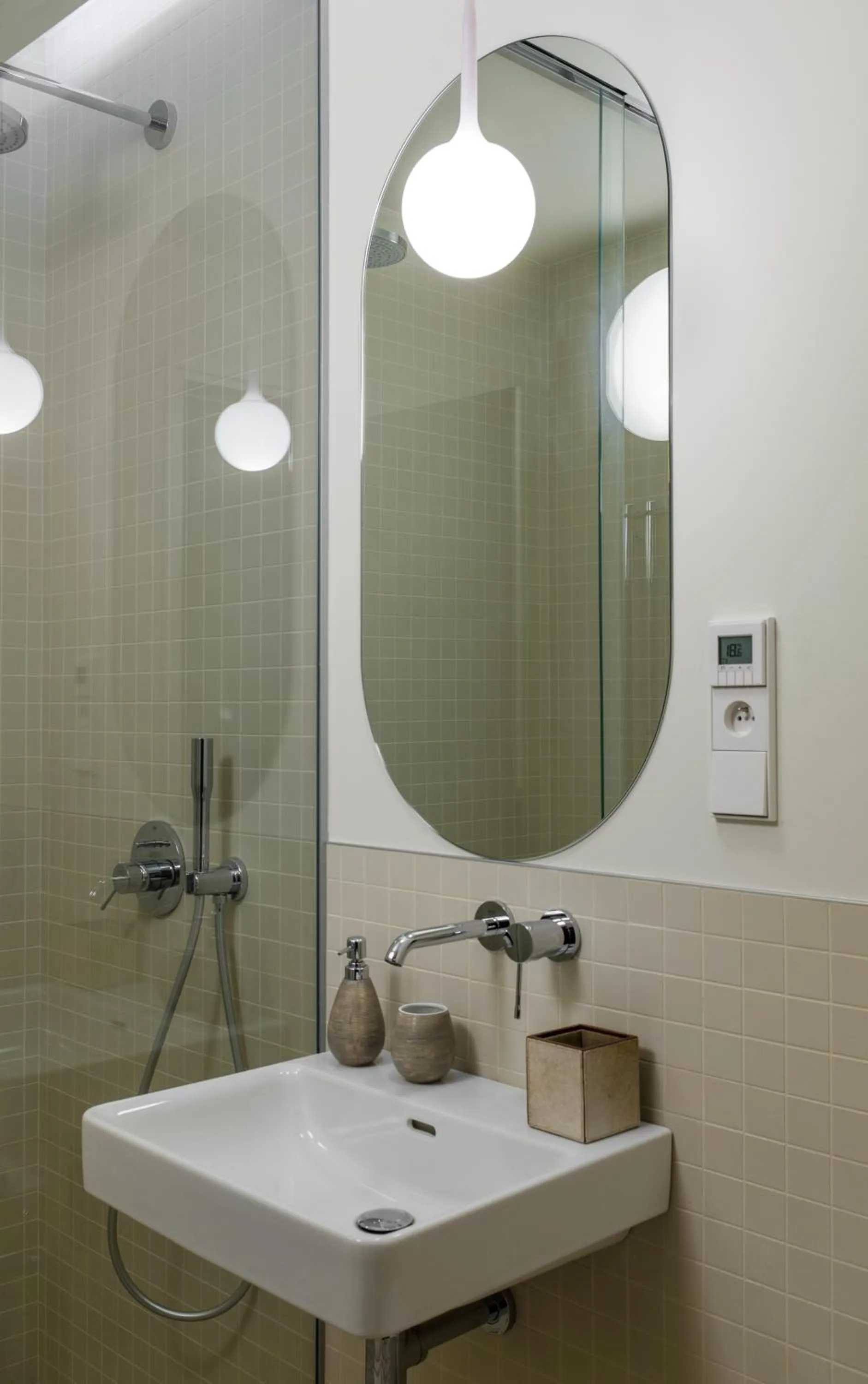 Bathroom in MN6 Luxury Suites by Adrez