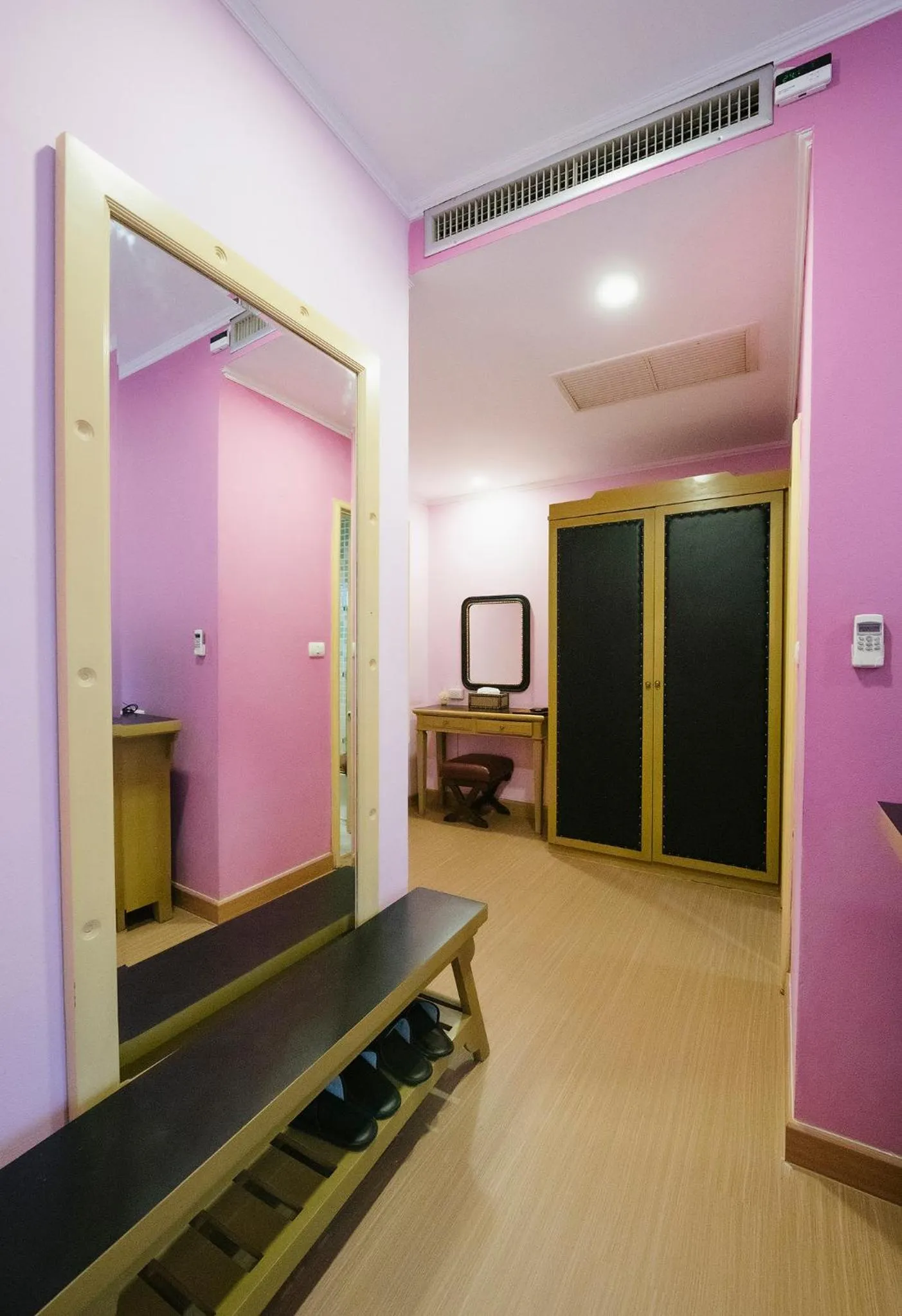 Photo of the whole room in La Seine City Resort, Chiang Mai