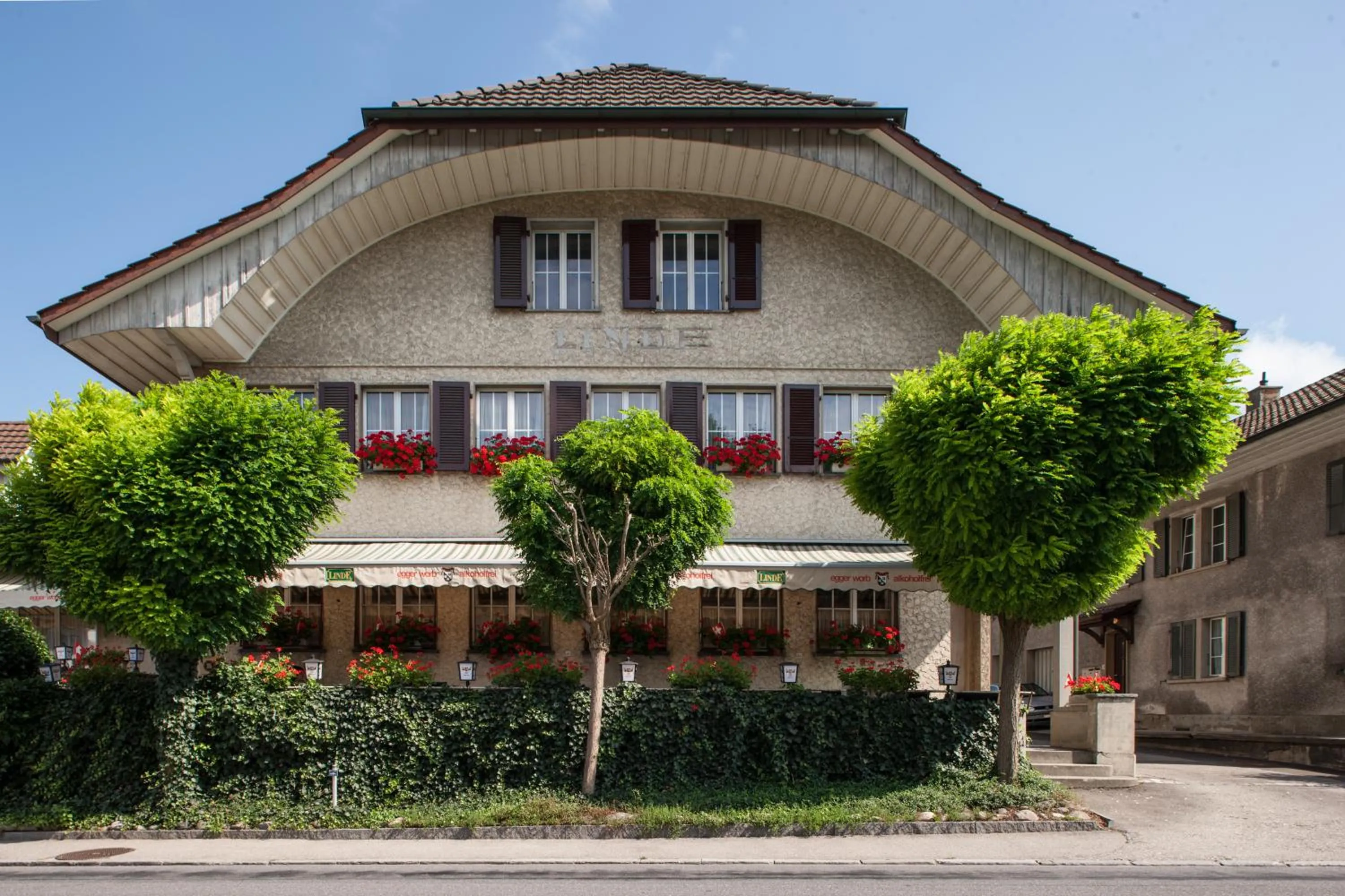 Facade/entrance in Seminarhotel Linde Stettlen