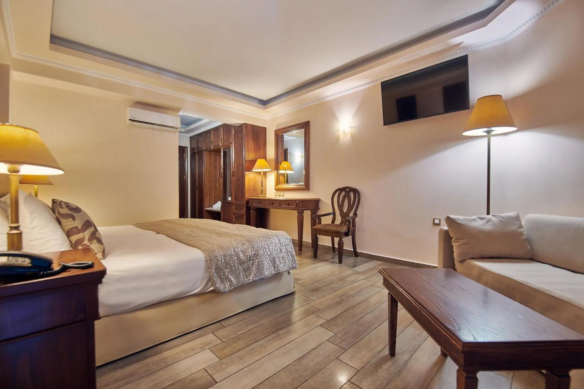 Bed in Palazetto Suites Zakynthos - Adults Only