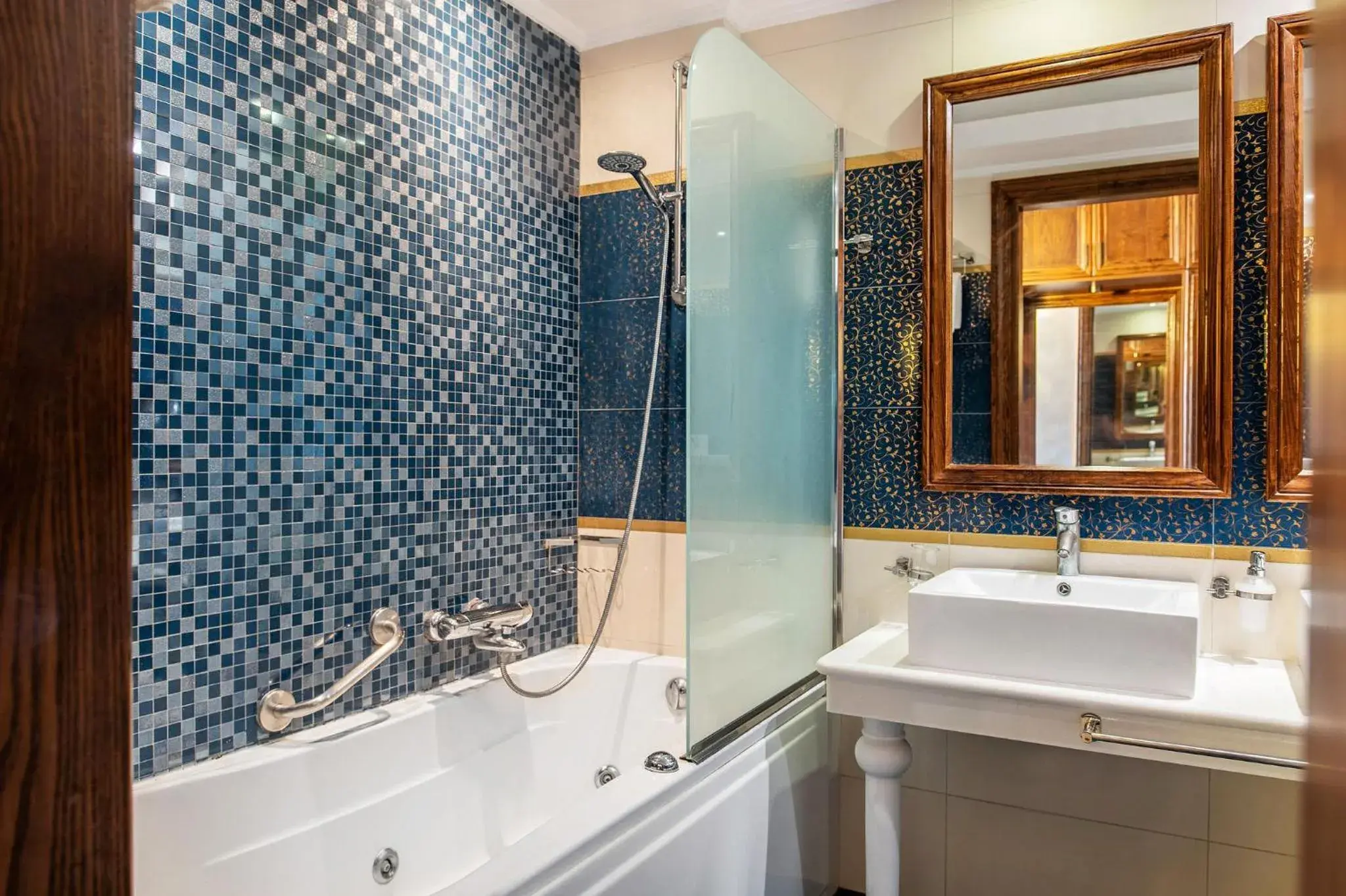 Bathroom in Palazetto Suites Zakynthos - Adults Only Bathroom in Palazetto Suites Zakynthos - Adults Only