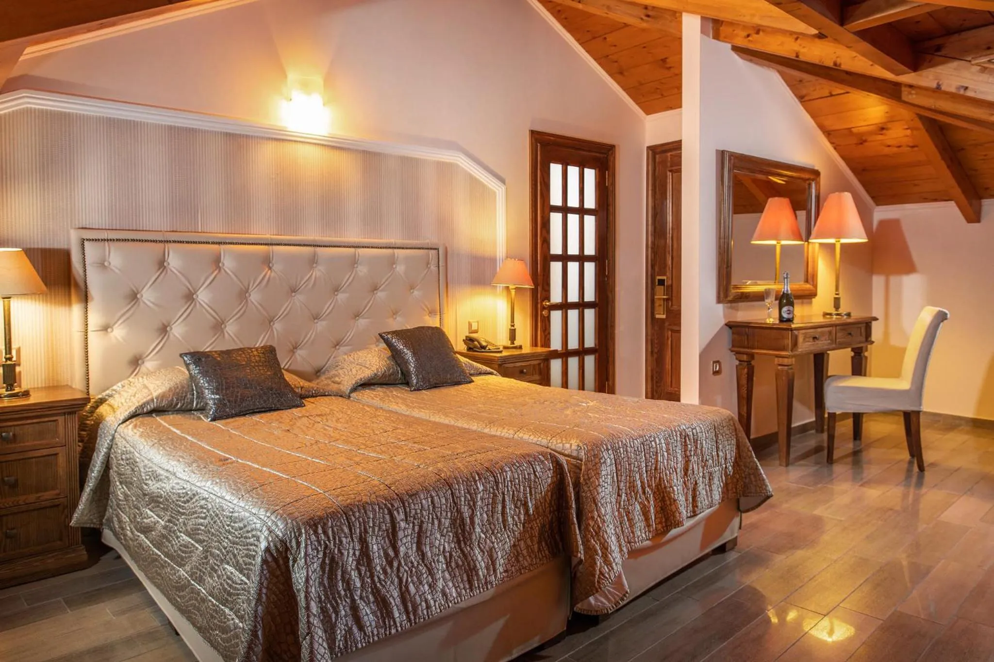 Bed in Palazetto Suites Zakynthos - Adults Only