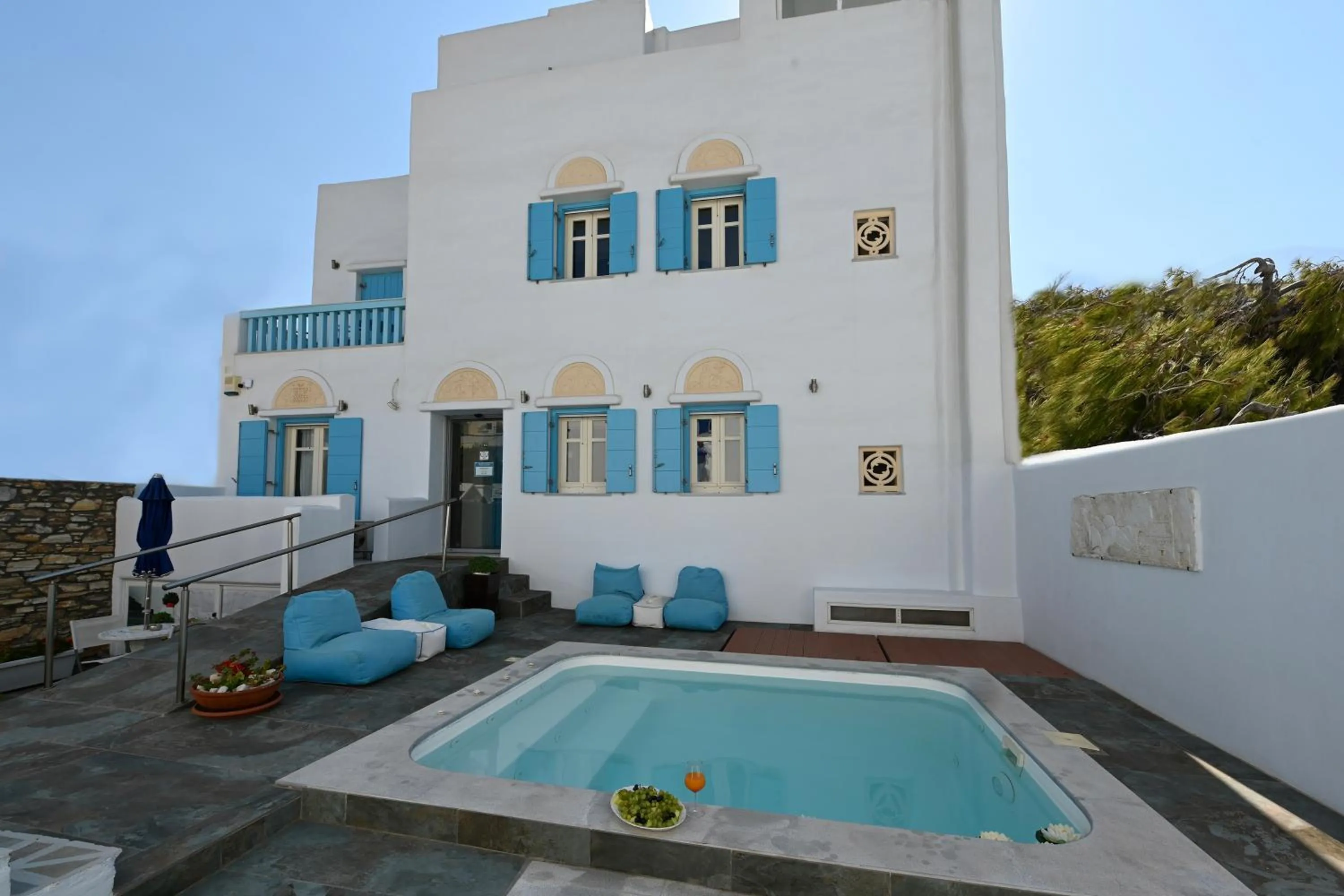 Swimming pool in TINOS AQUA PALAZZO