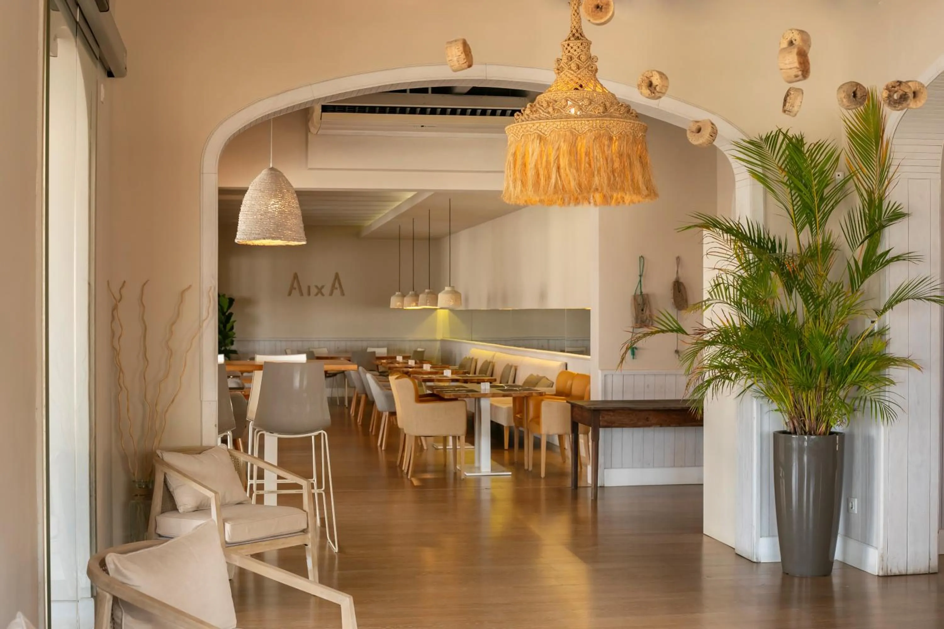 Dining area in Llaut Boutique Hotel