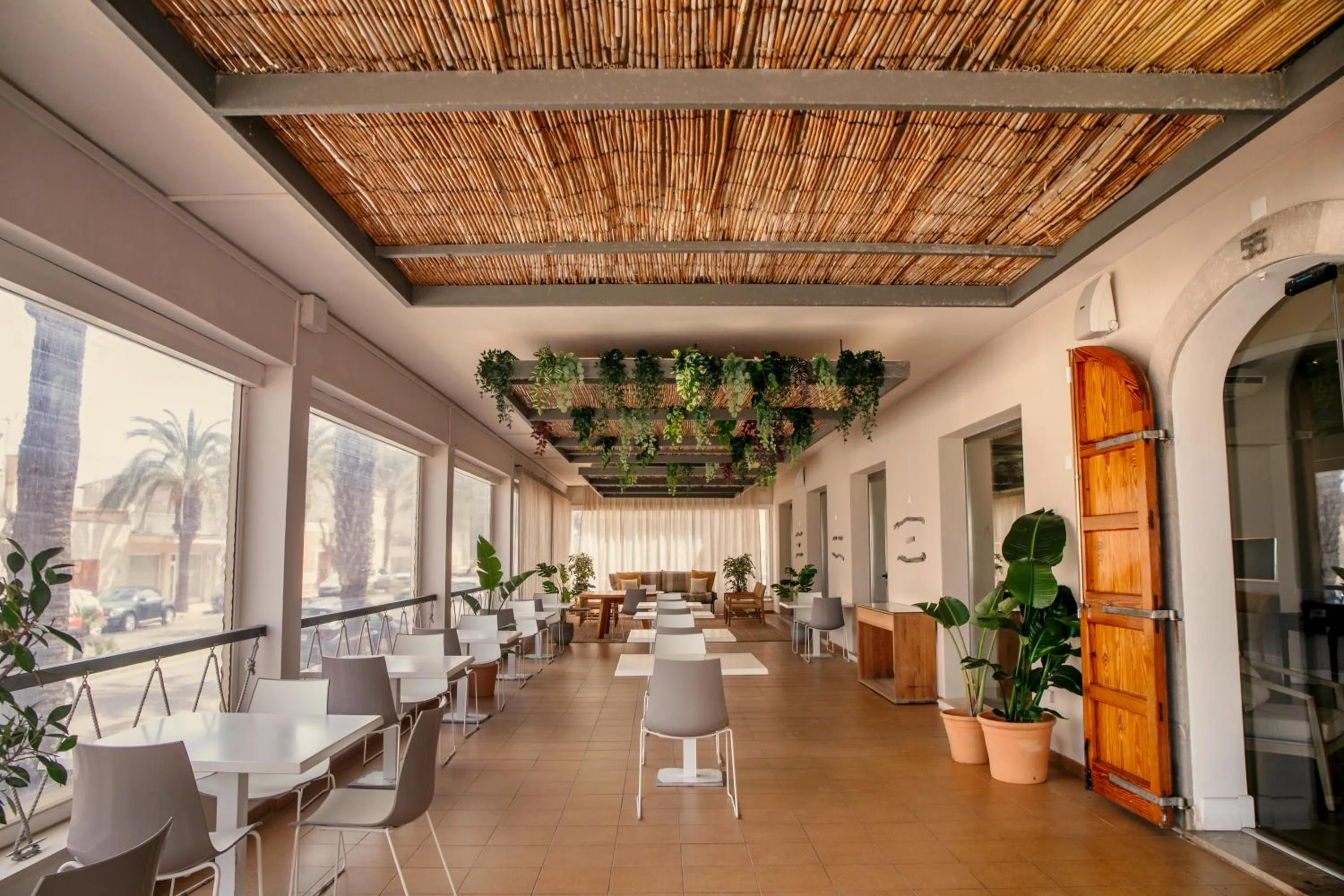 Restaurant/places to eat in Llaut Boutique Hotel