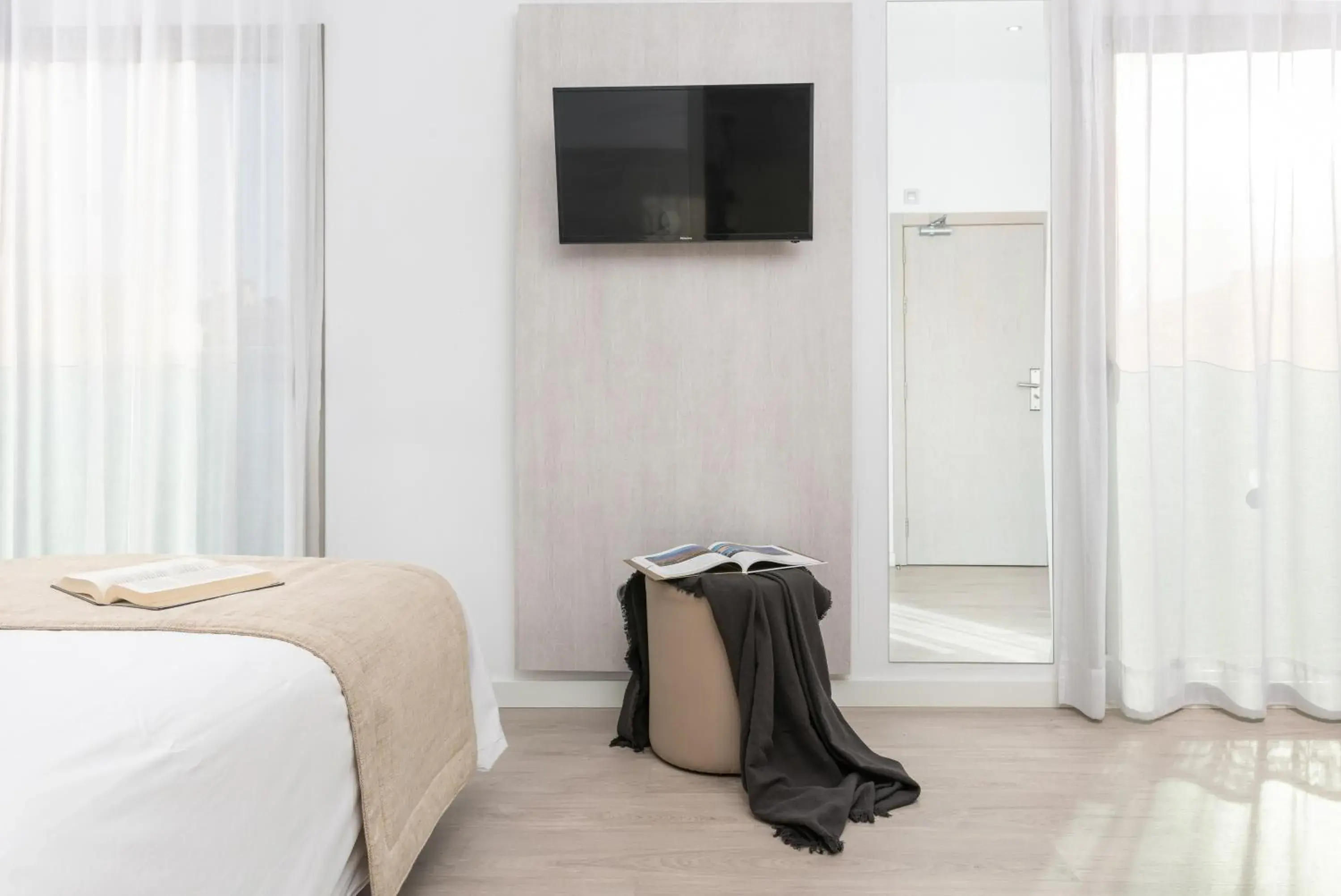 TV and multimedia, Bed in Llaut Boutique Hotel TV and multimedia, Bed in Llaut Boutique Hotel