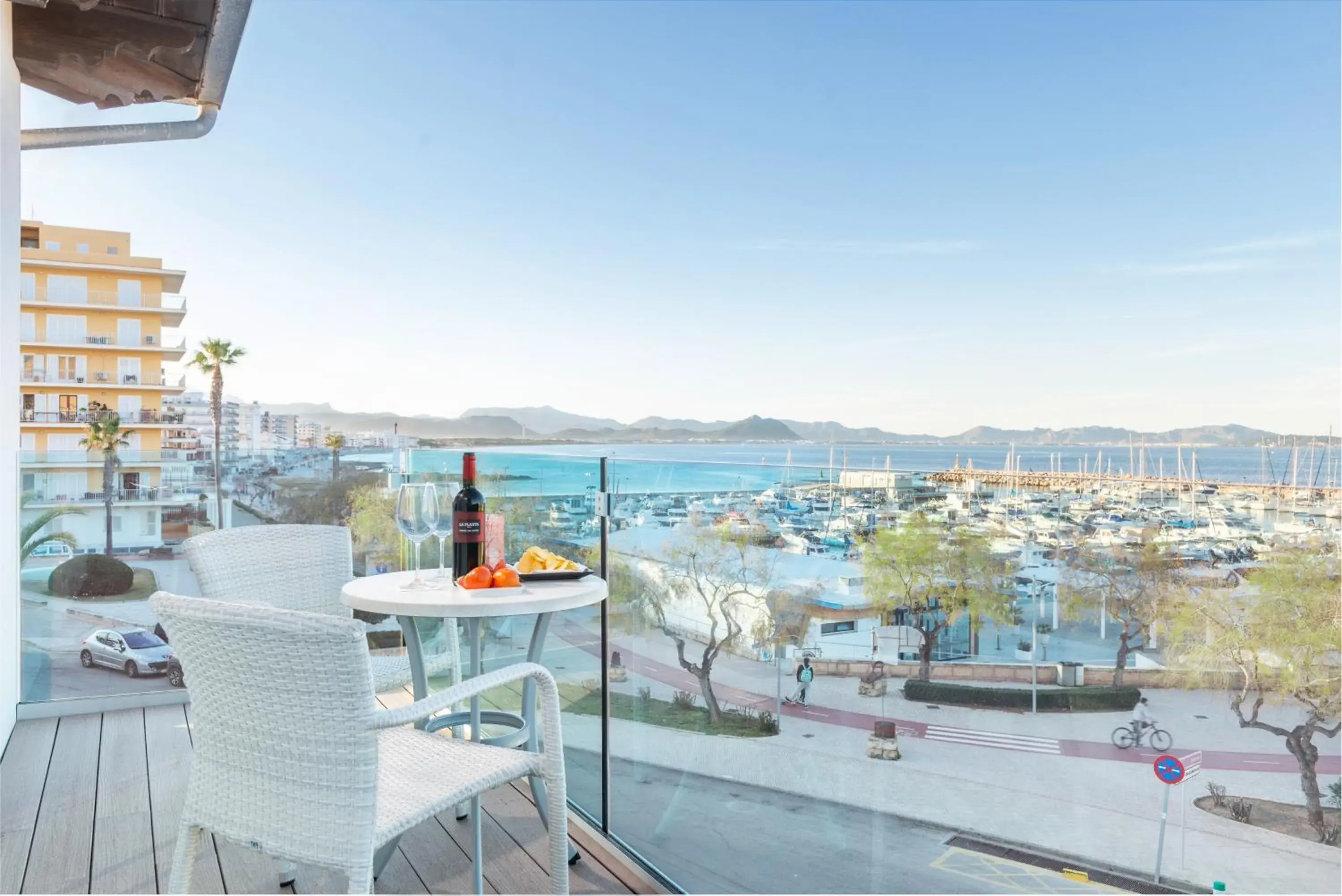 Lounge or bar in Llaut Boutique Hotel Lounge or bar in Llaut Boutique Hotel