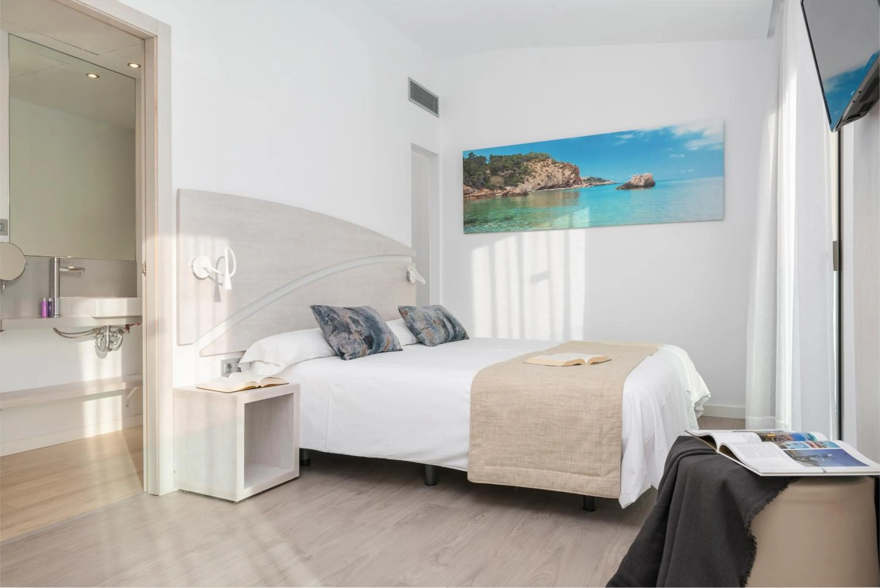 Bedroom, Bed in Llaut Boutique Hotel