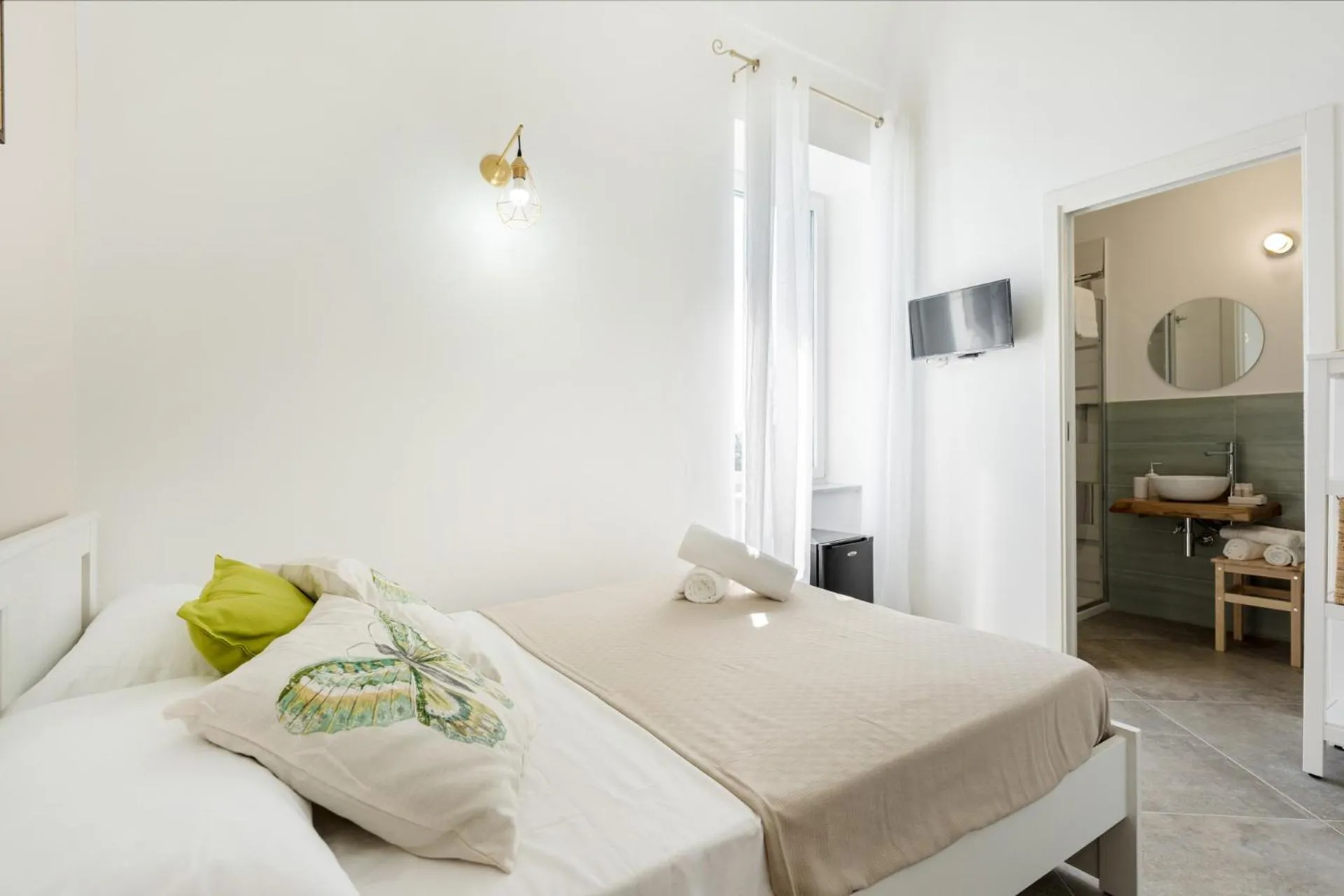 Bed in Villa Caterina b&b