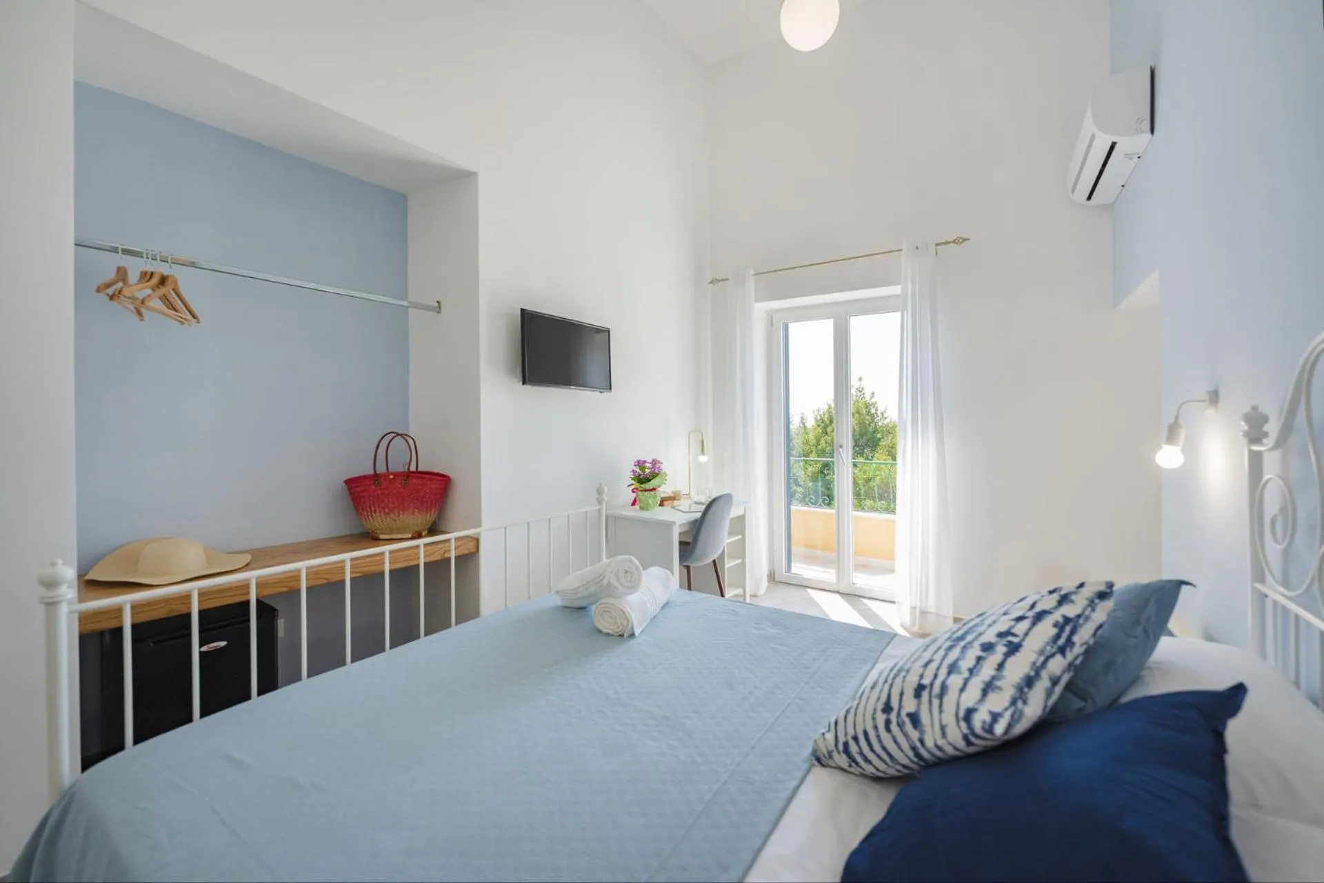 Bed in Villa Caterina b&b