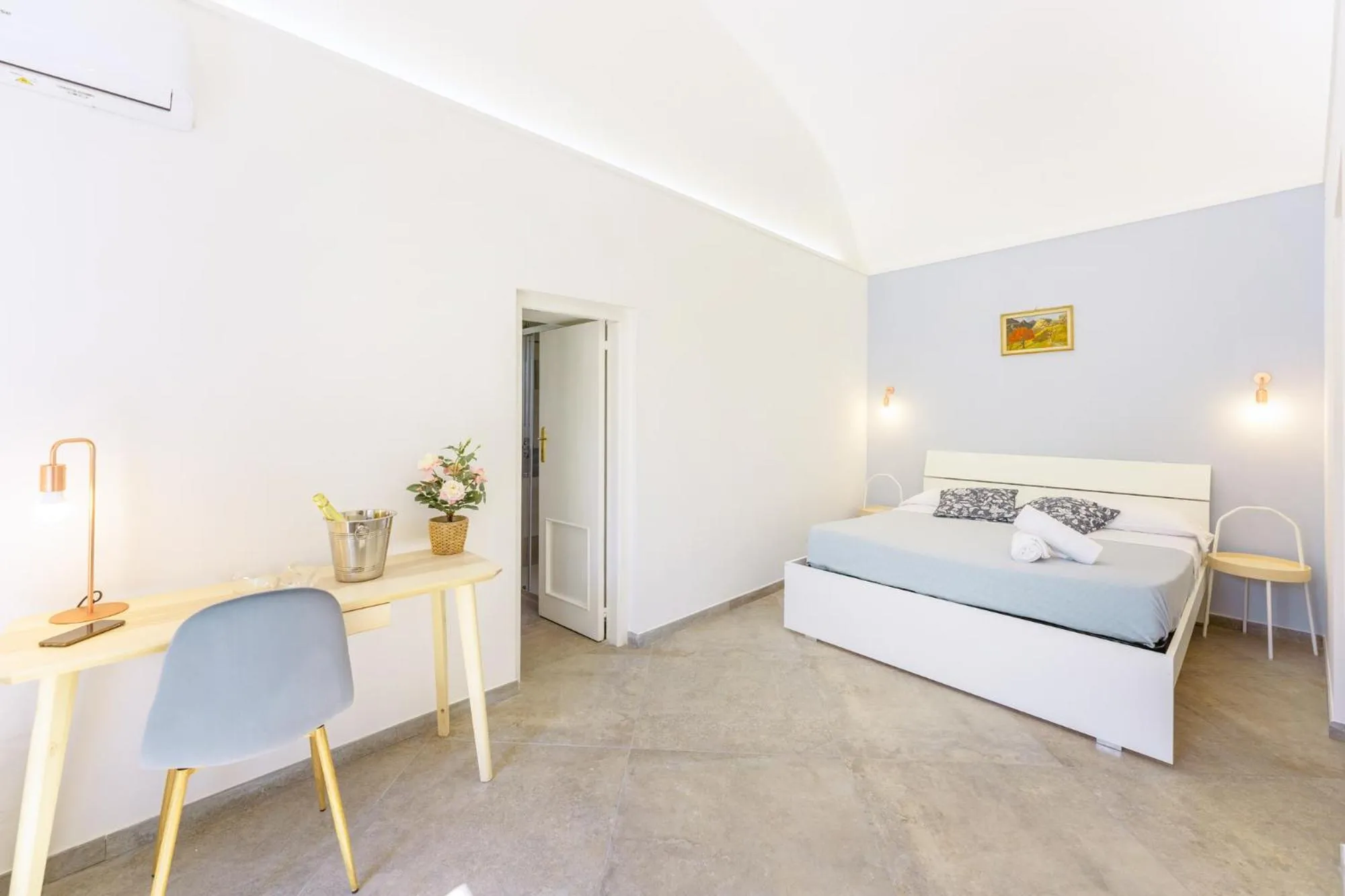 Bed in Villa Caterina b&b