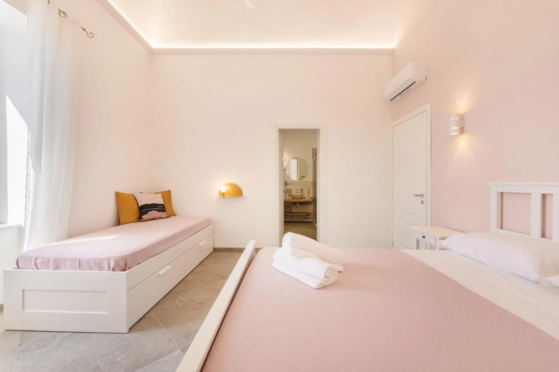 Photo of the whole room, Bed in Villa Caterina b&b