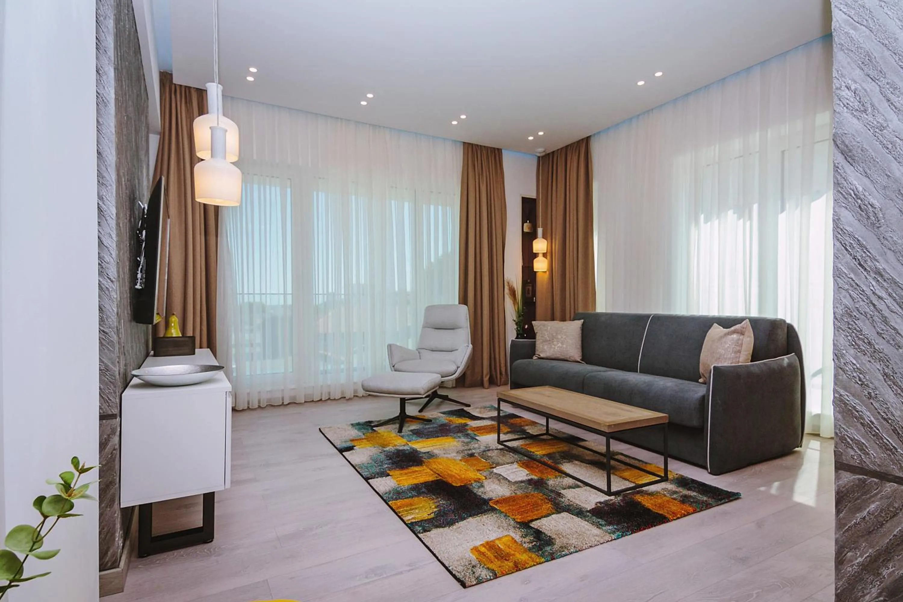 Seaside - Two-Bedroom Apartment in No 6 Apartments