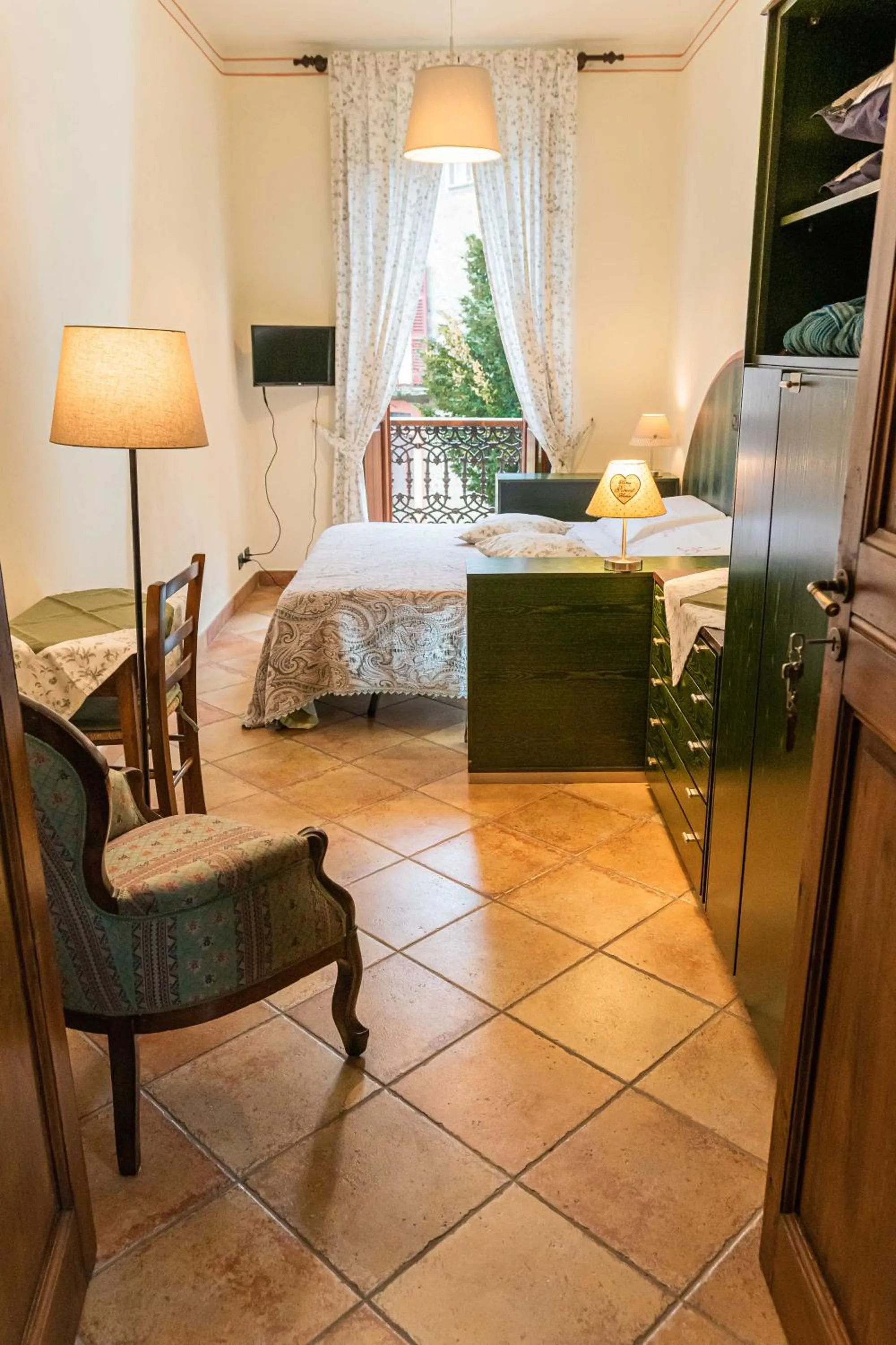 Photo of the whole room, Bed in B&B Il Glicine Molare