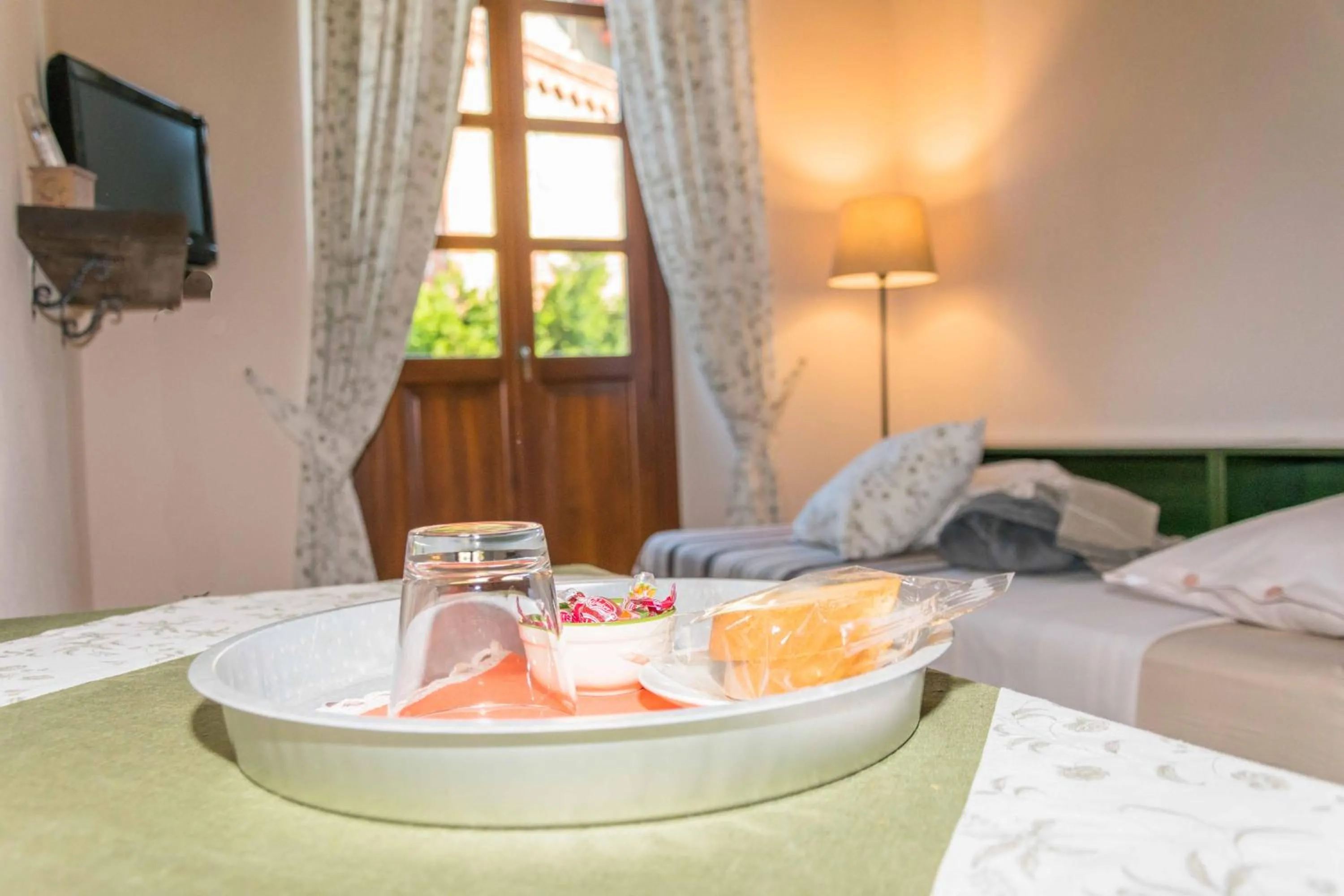 Photo of the whole room, Bed in B&B Il Glicine Molare