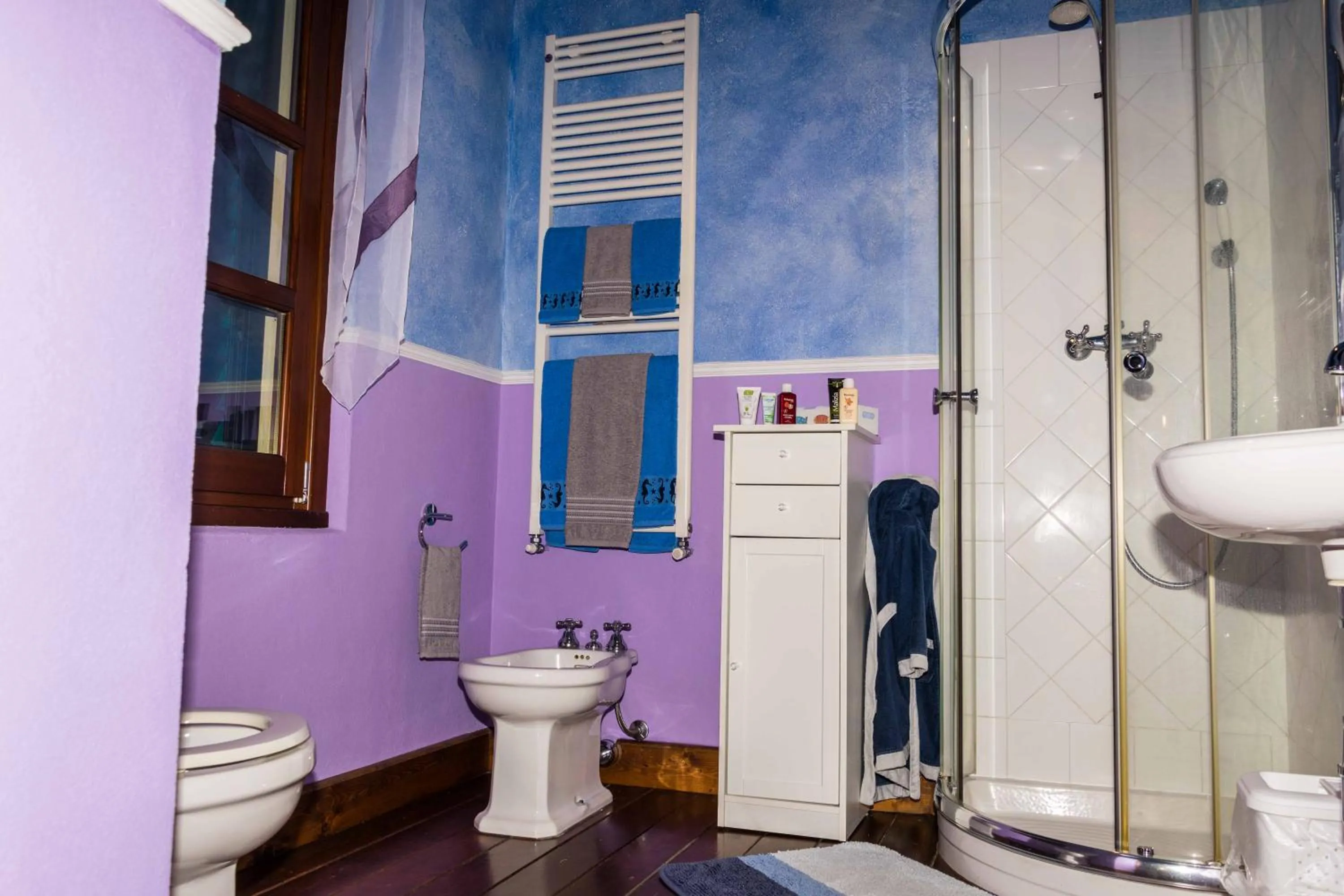 Shower in B&B Il Glicine Molare