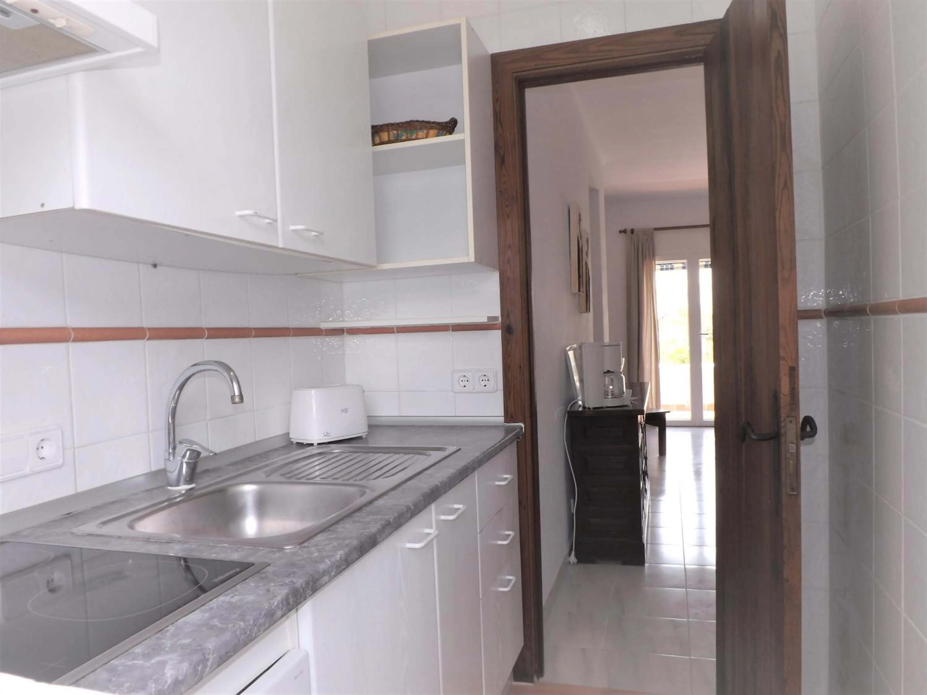 Kitchen or kitchenette in Bungalow Playa d'Or, 2