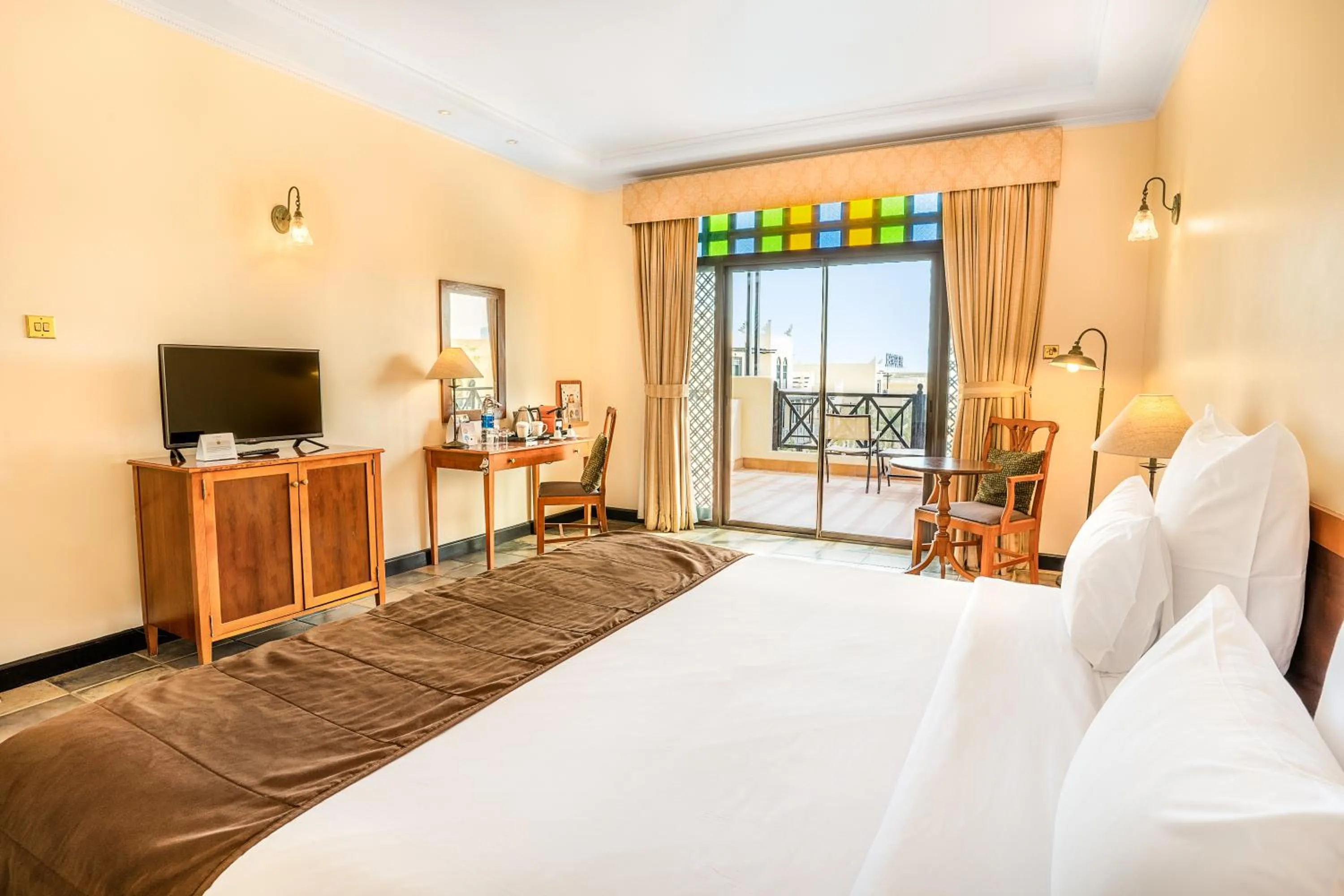 Balcony/Terrace, Bed in Novotel Bahrain Al Dana Resort