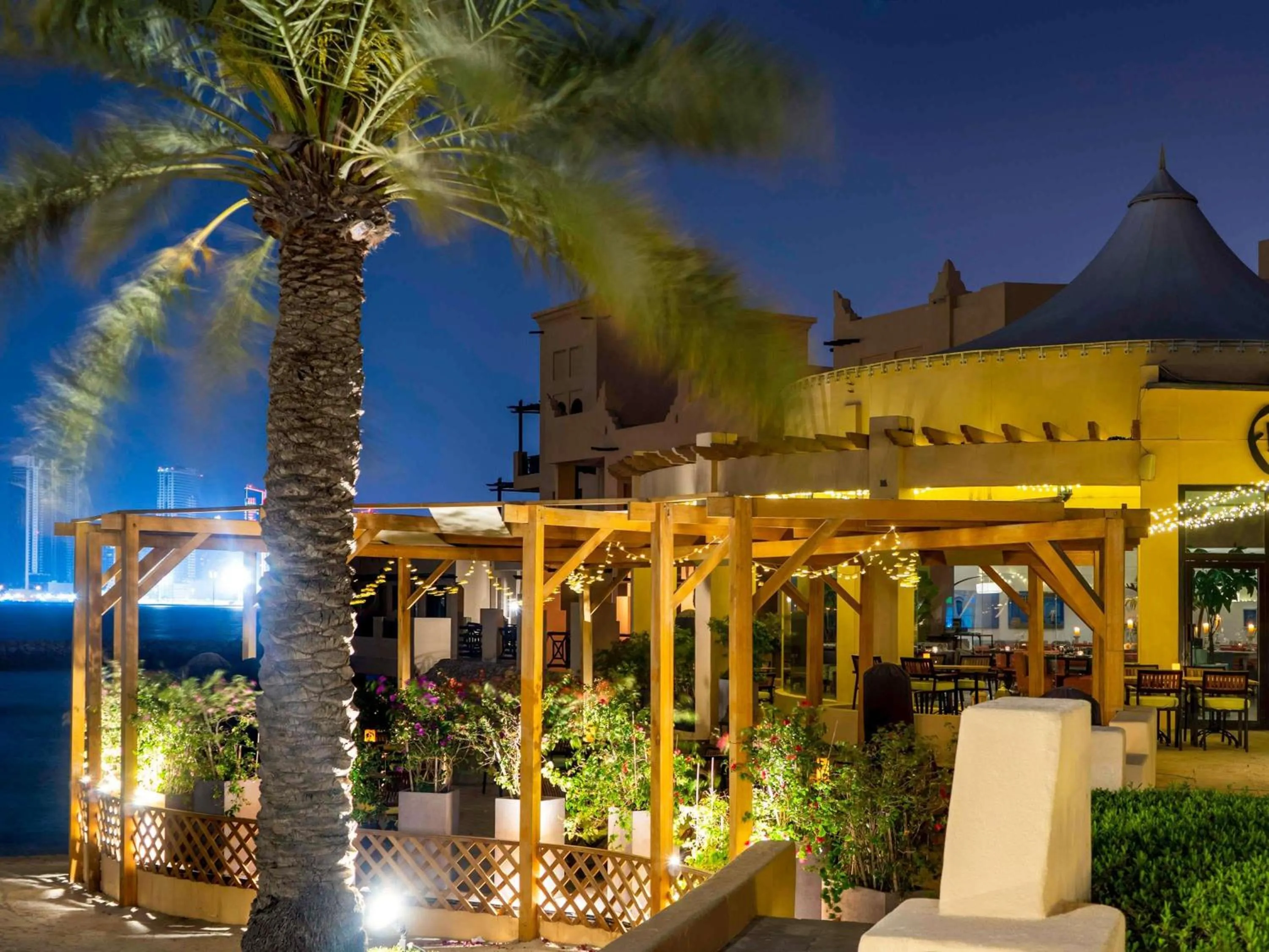 Restaurant/places to eat in Novotel Bahrain Al Dana Resort