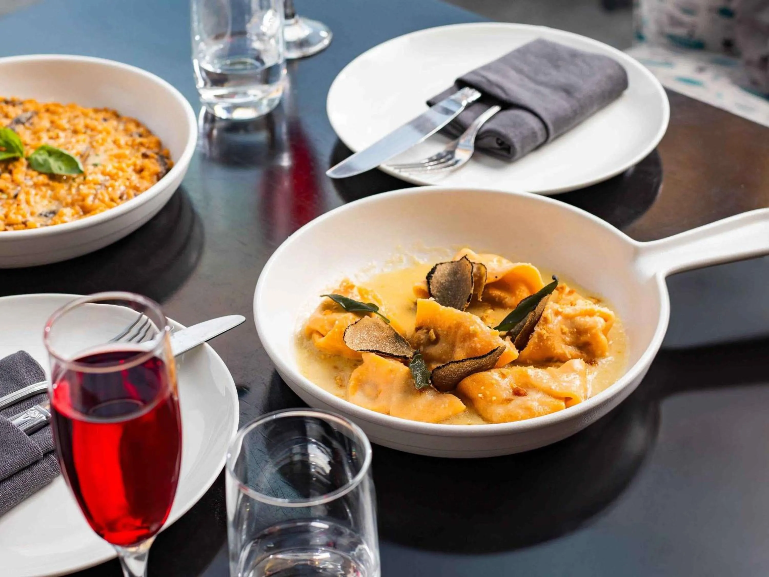 Restaurant/places to eat in Novotel Bahrain Al Dana Resort