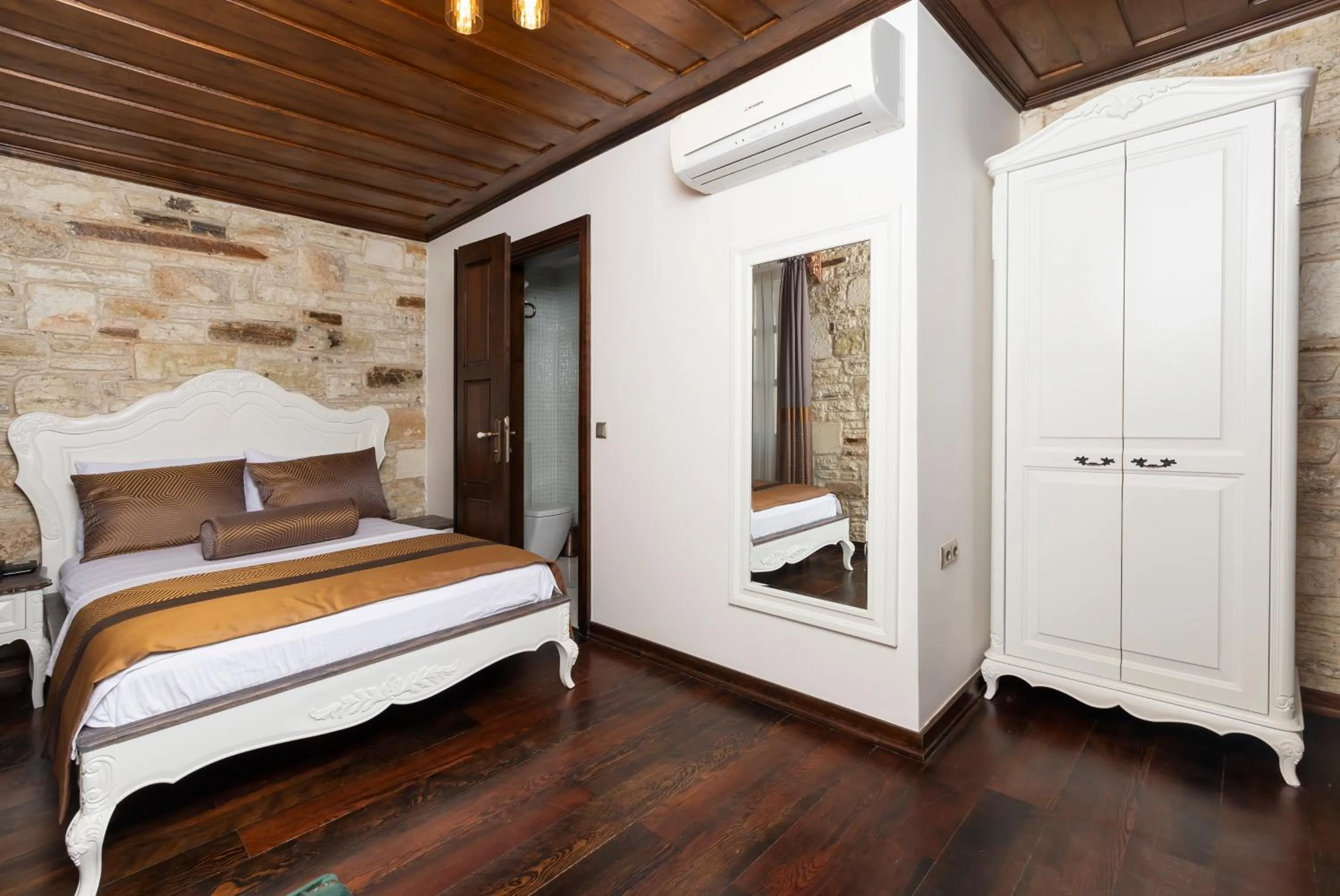 Bed in Marina Foça Hotel