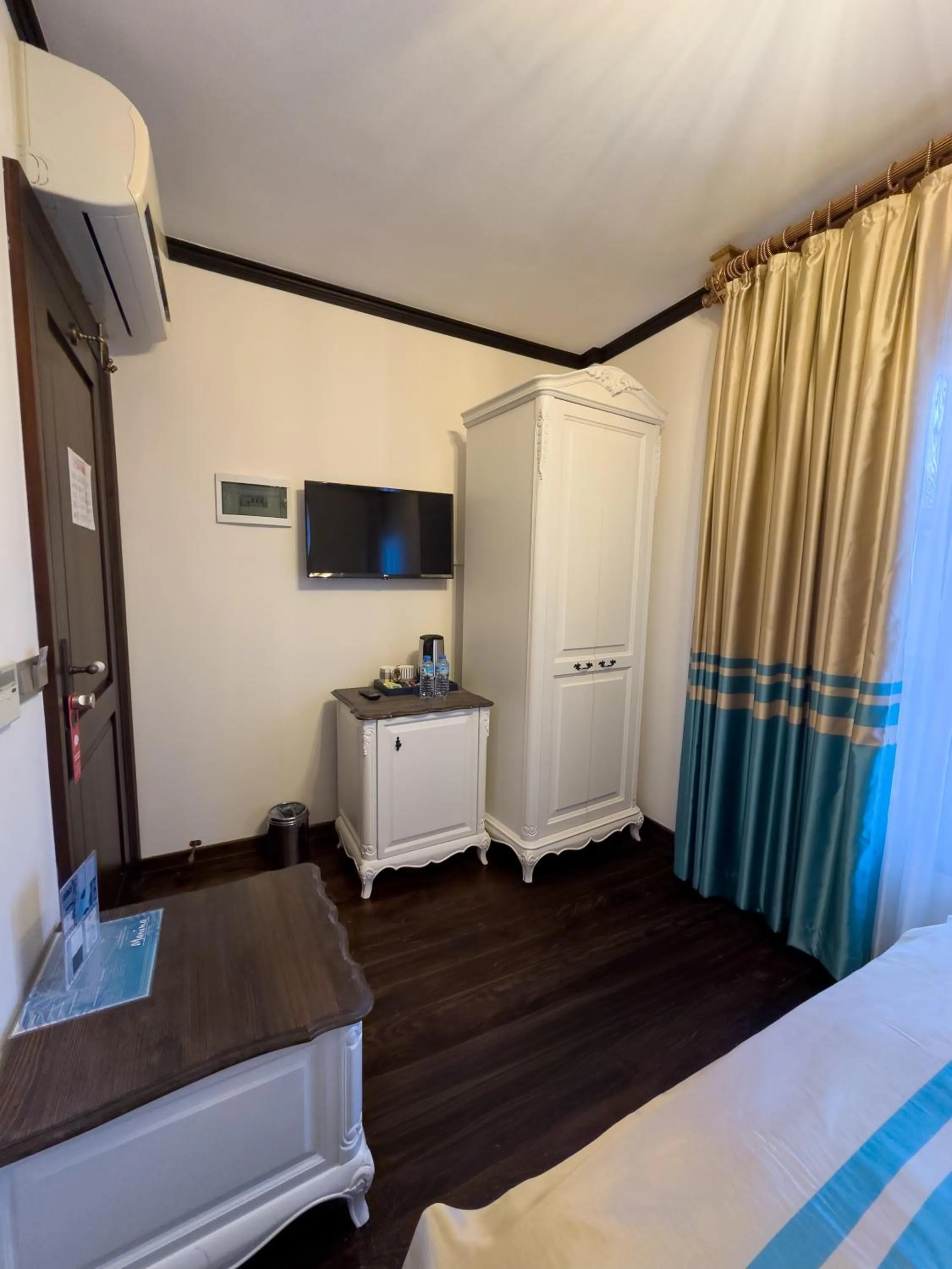 Bed in Marina Foça Hotel