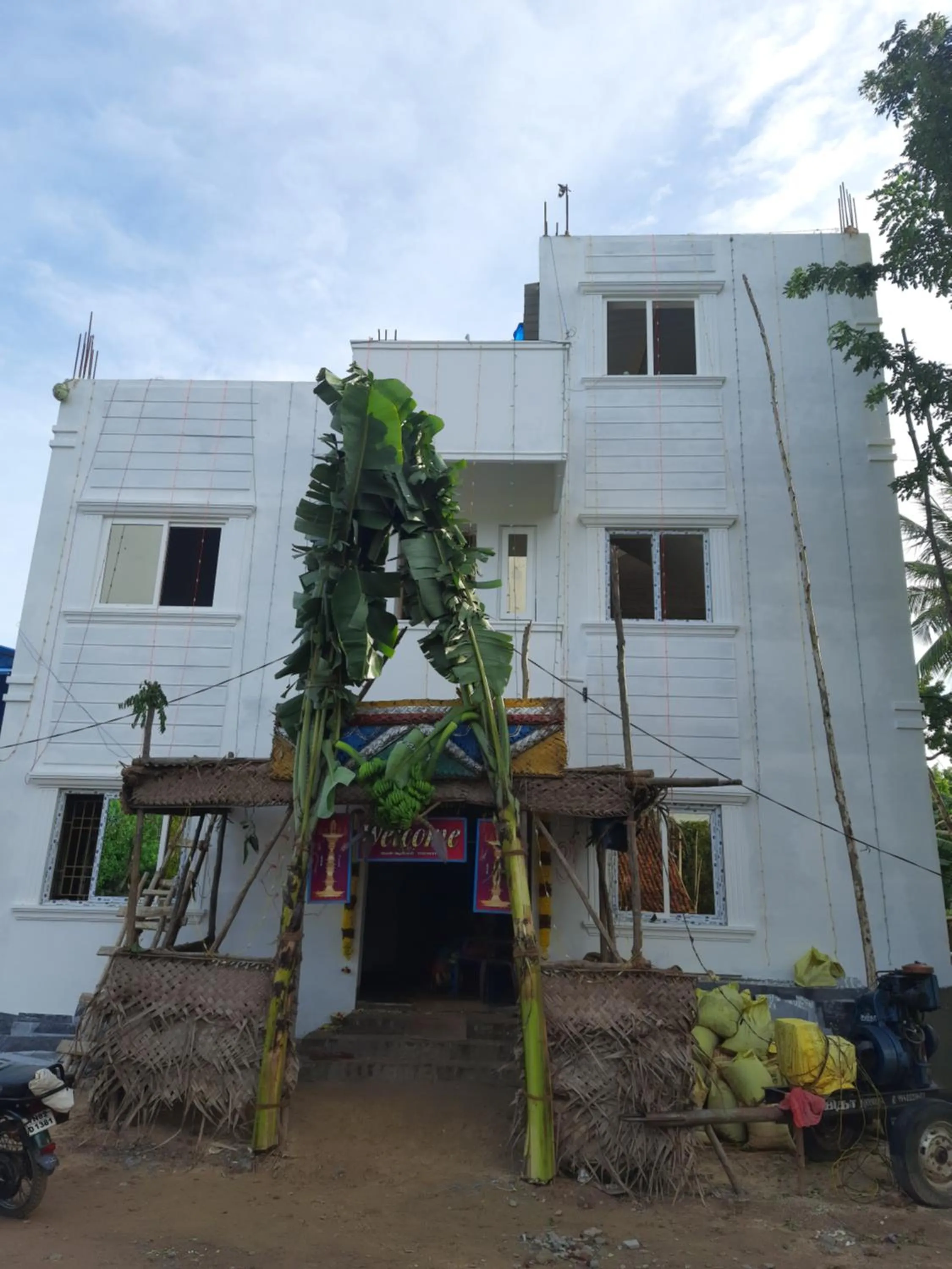 Property building in Hotel Aishwariyam