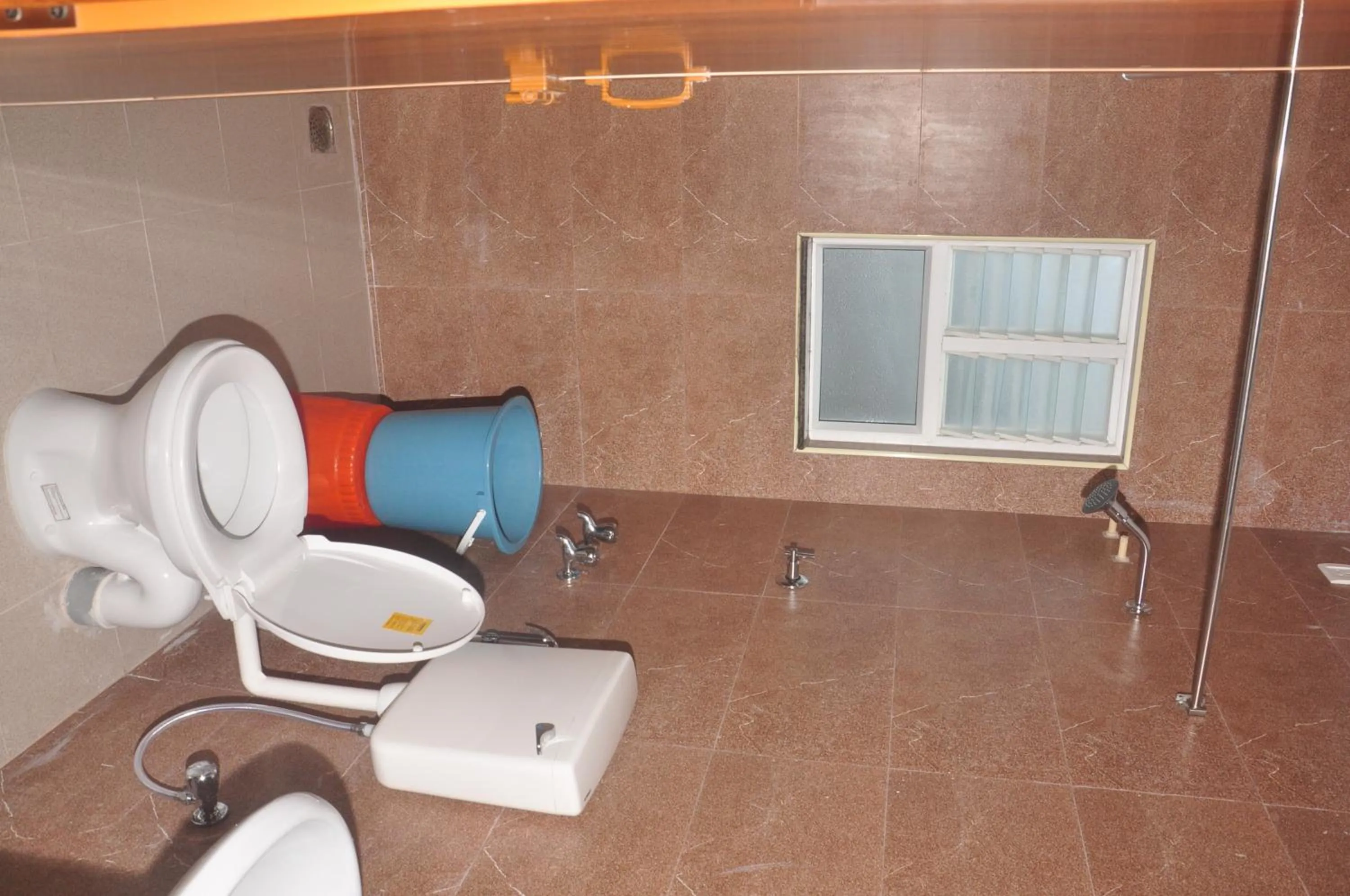 Bathroom in Hotel Aishwariyam