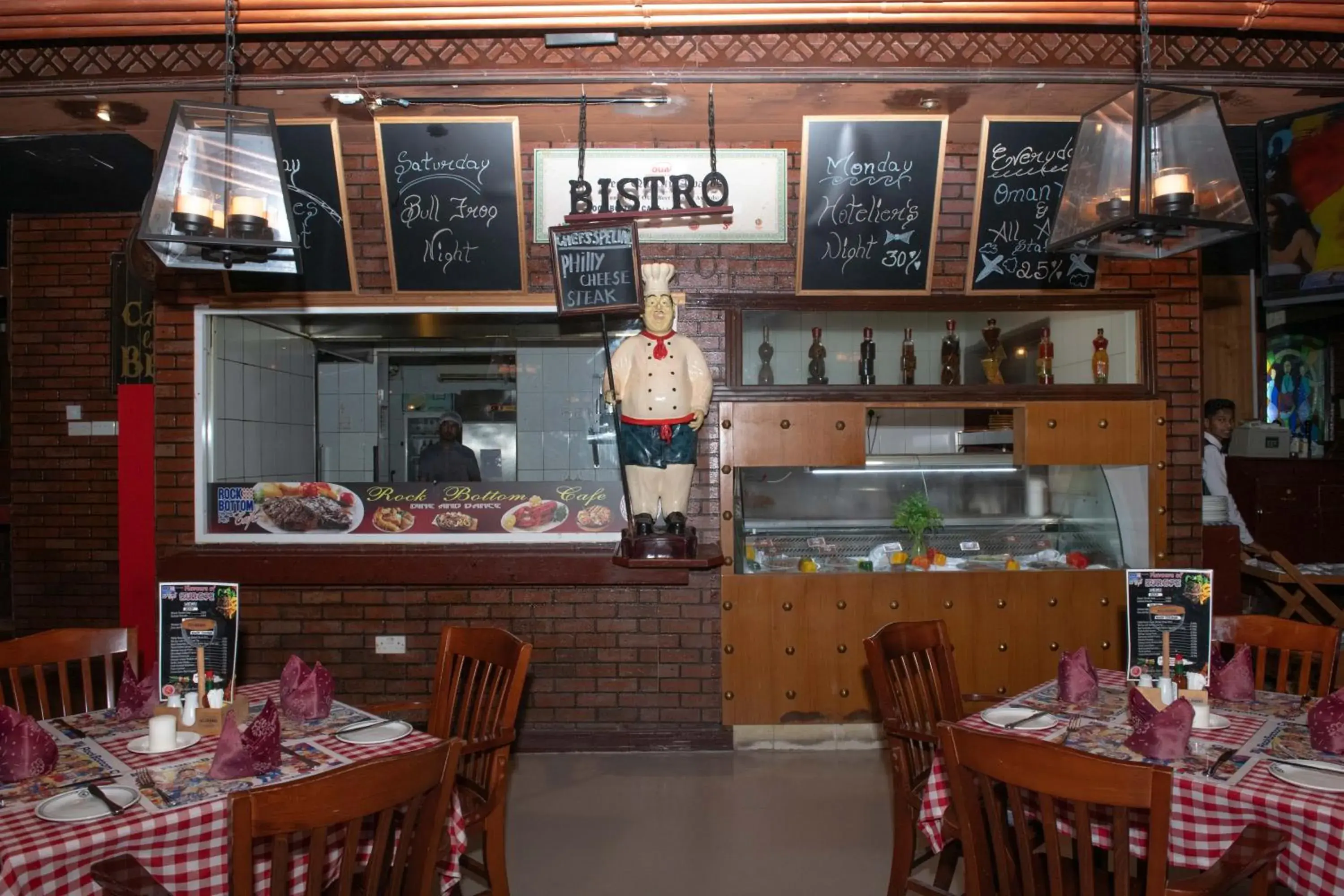 Restaurant/places to eat in Ramee Guestline Hotel Restaurant/places to eat in Ramee Guestline Hotel