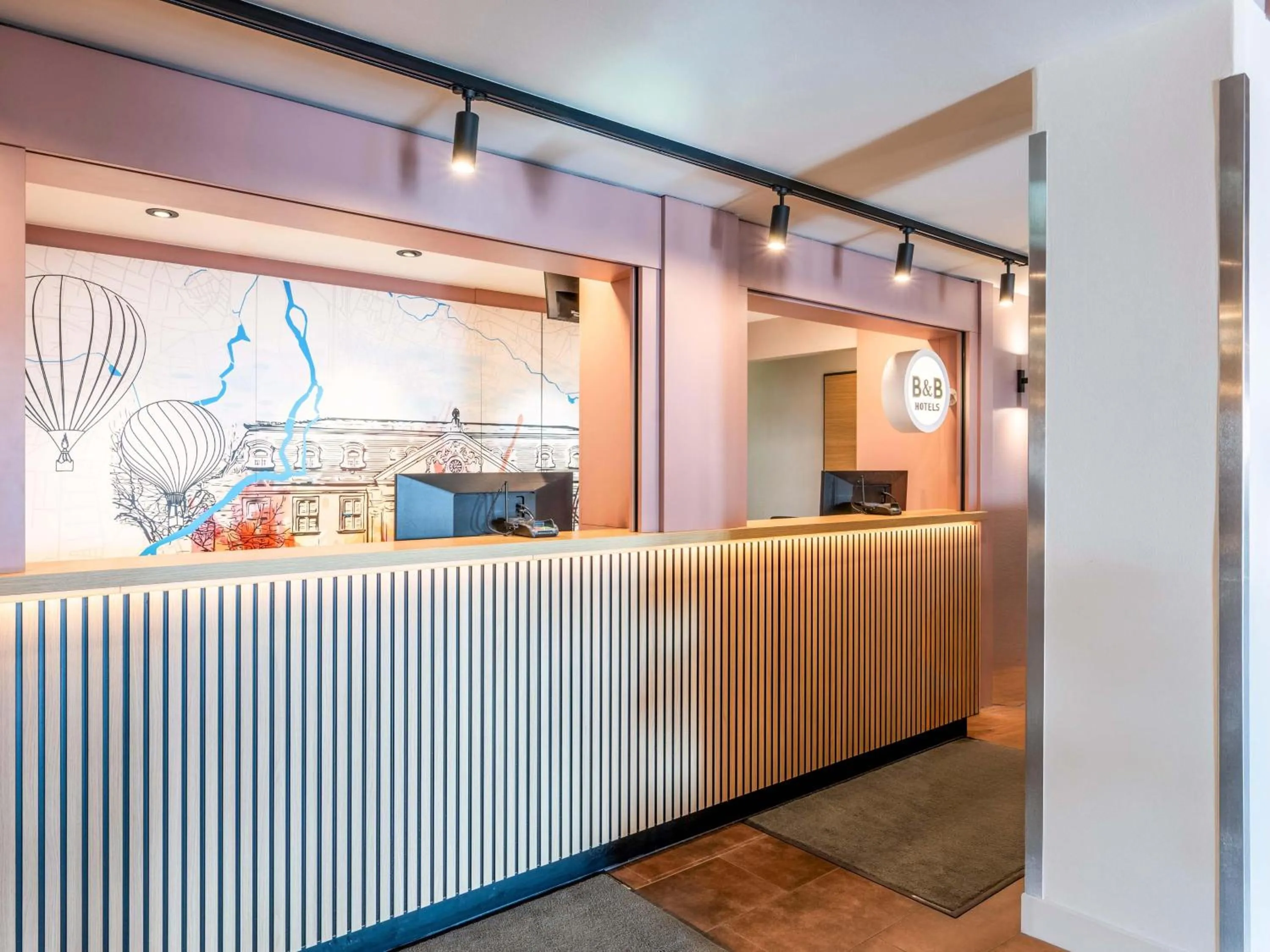 Lobby or reception in B&B Hotel Erlangen-Süd