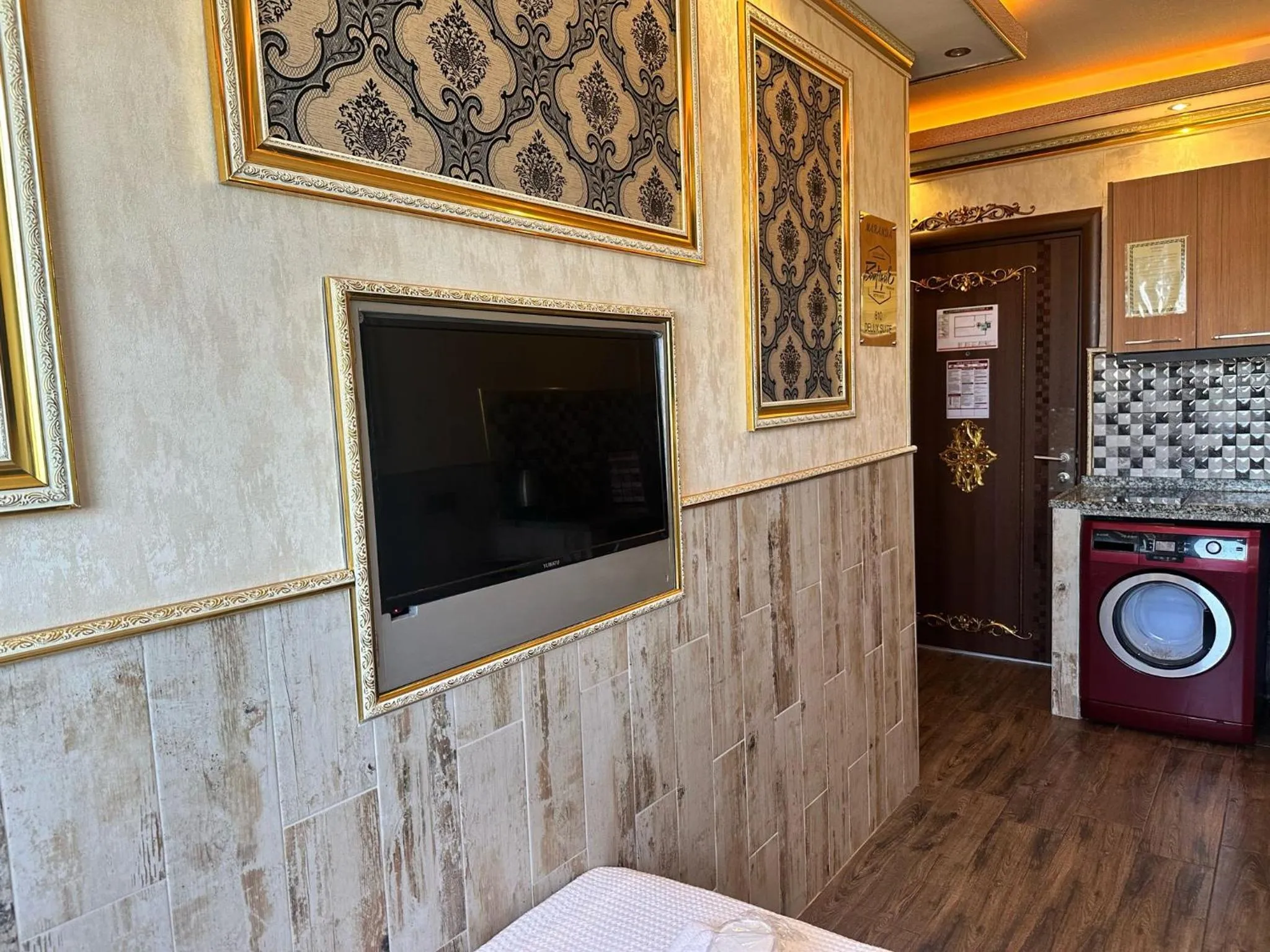 Bed in Maranda Suit Hotel