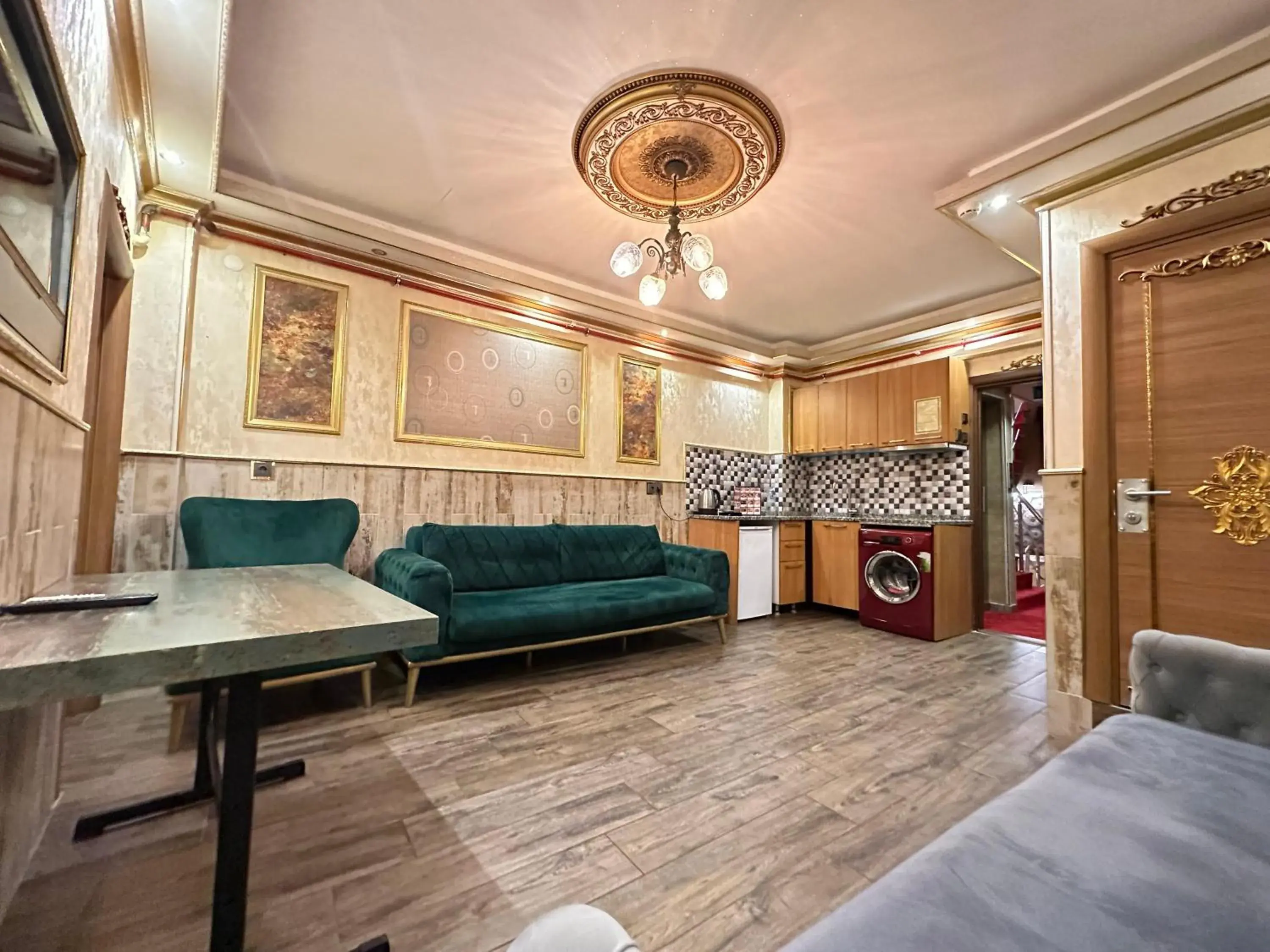 Living room in Maranda Suit Hotel Living room in Maranda Suit Hotel