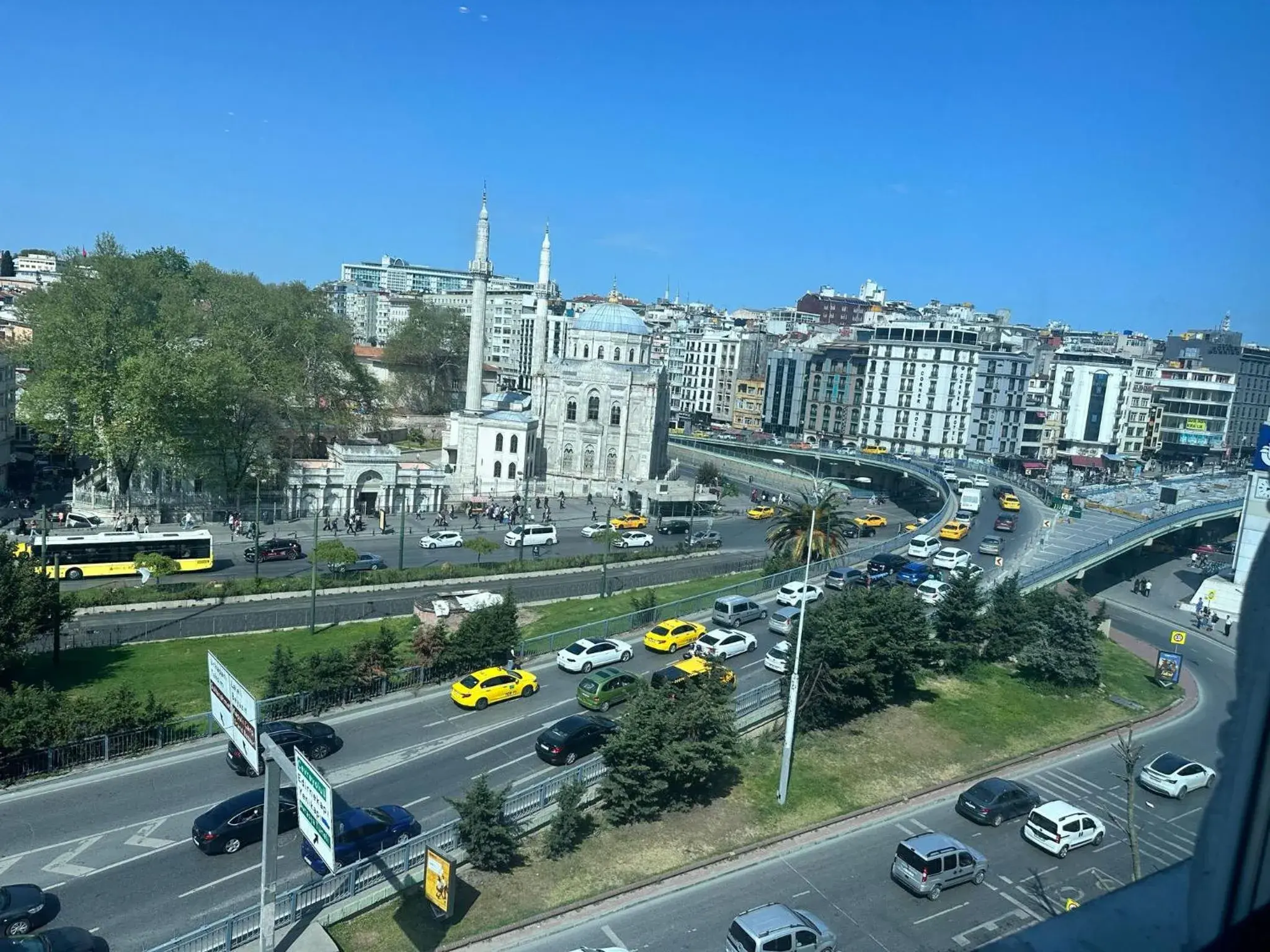 Property building in Maranda Suit Hotel Property building in Maranda Suit Hotel