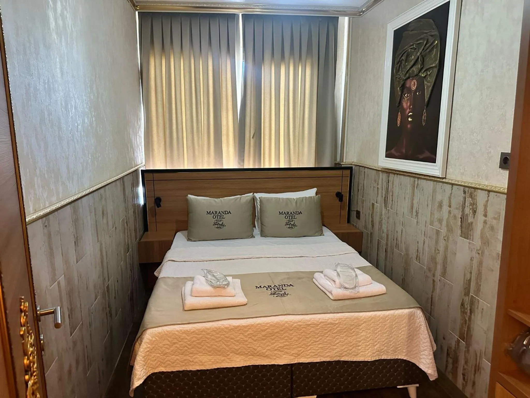 Bed in Maranda Suit Hotel